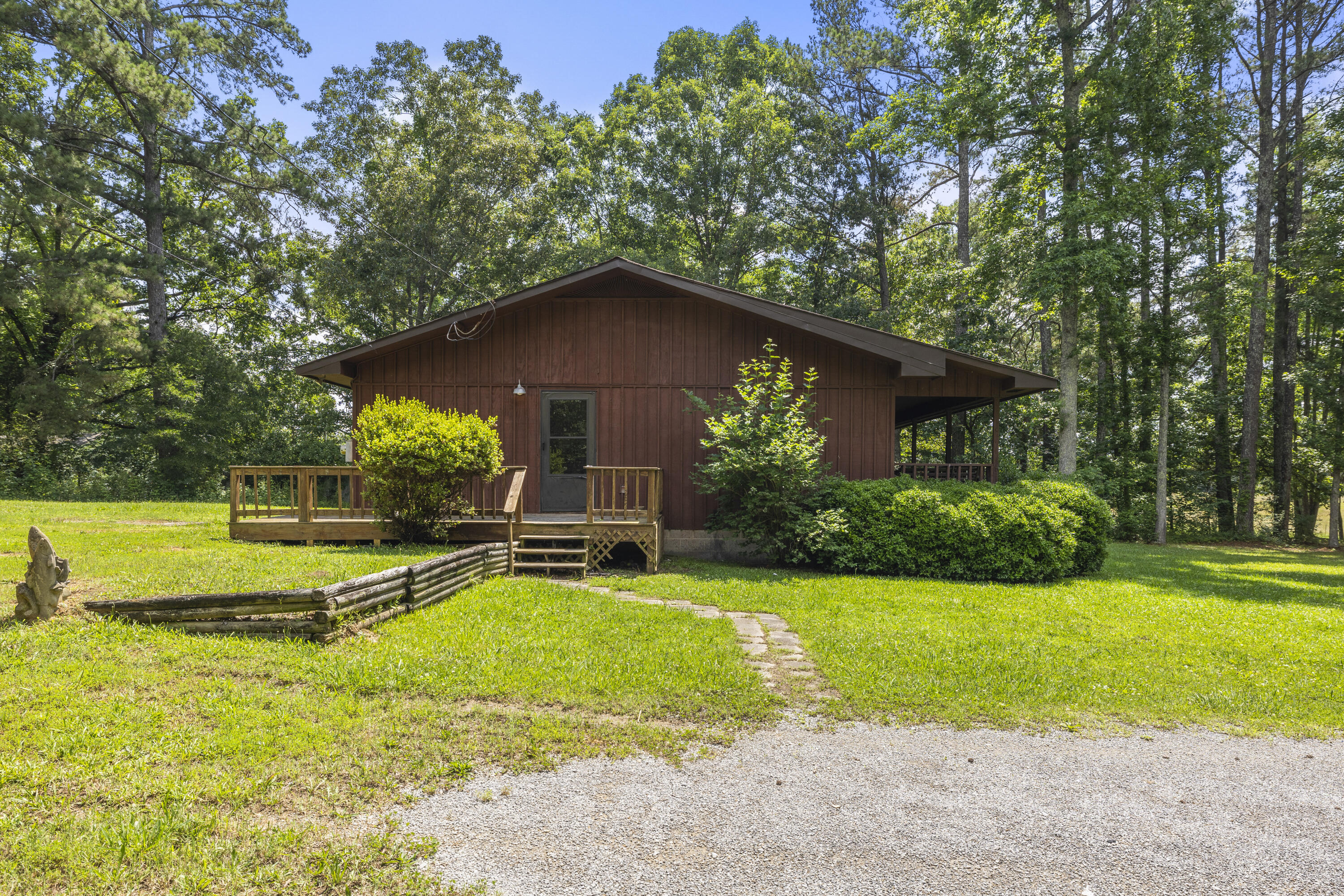 237 Henry Circle, LaFayette