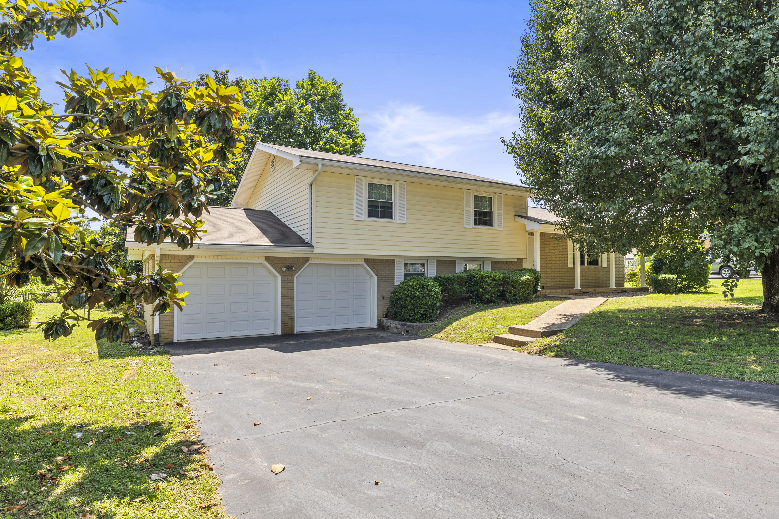 914 Valleywood Drive