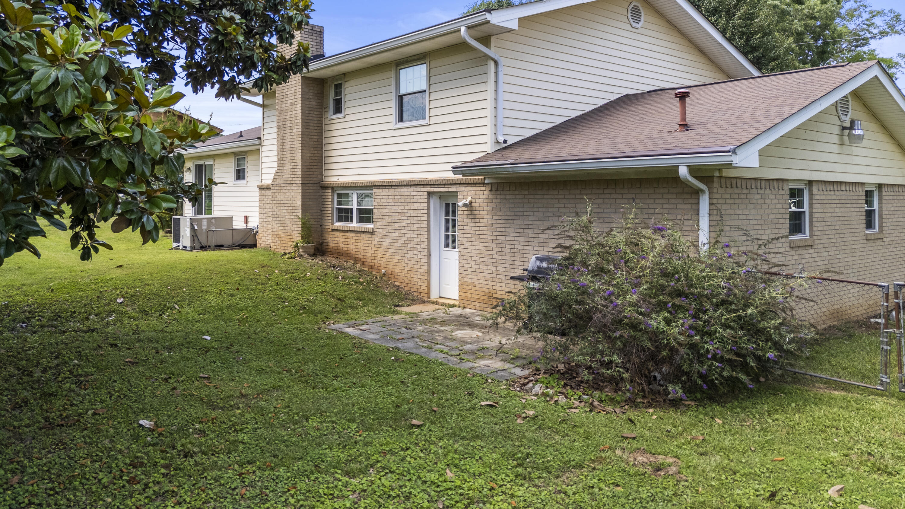 914 Valleywood Drive