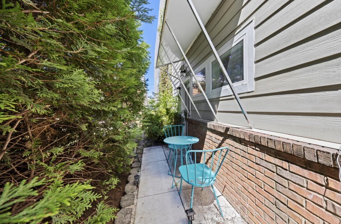 310 W 18th Street, 310
