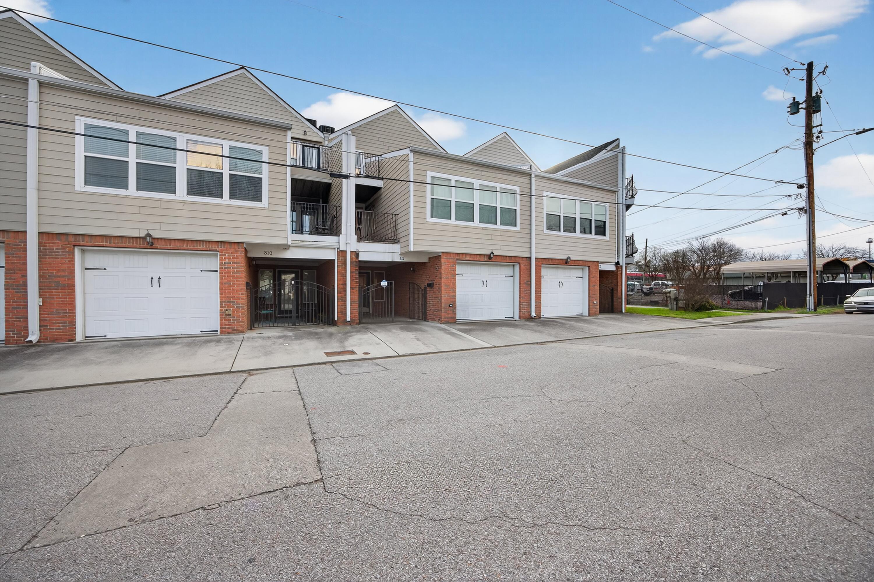 310 W 18th Street, 310
