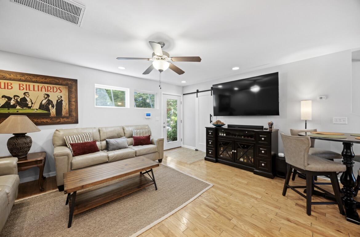 310 W 18th Street, 310
