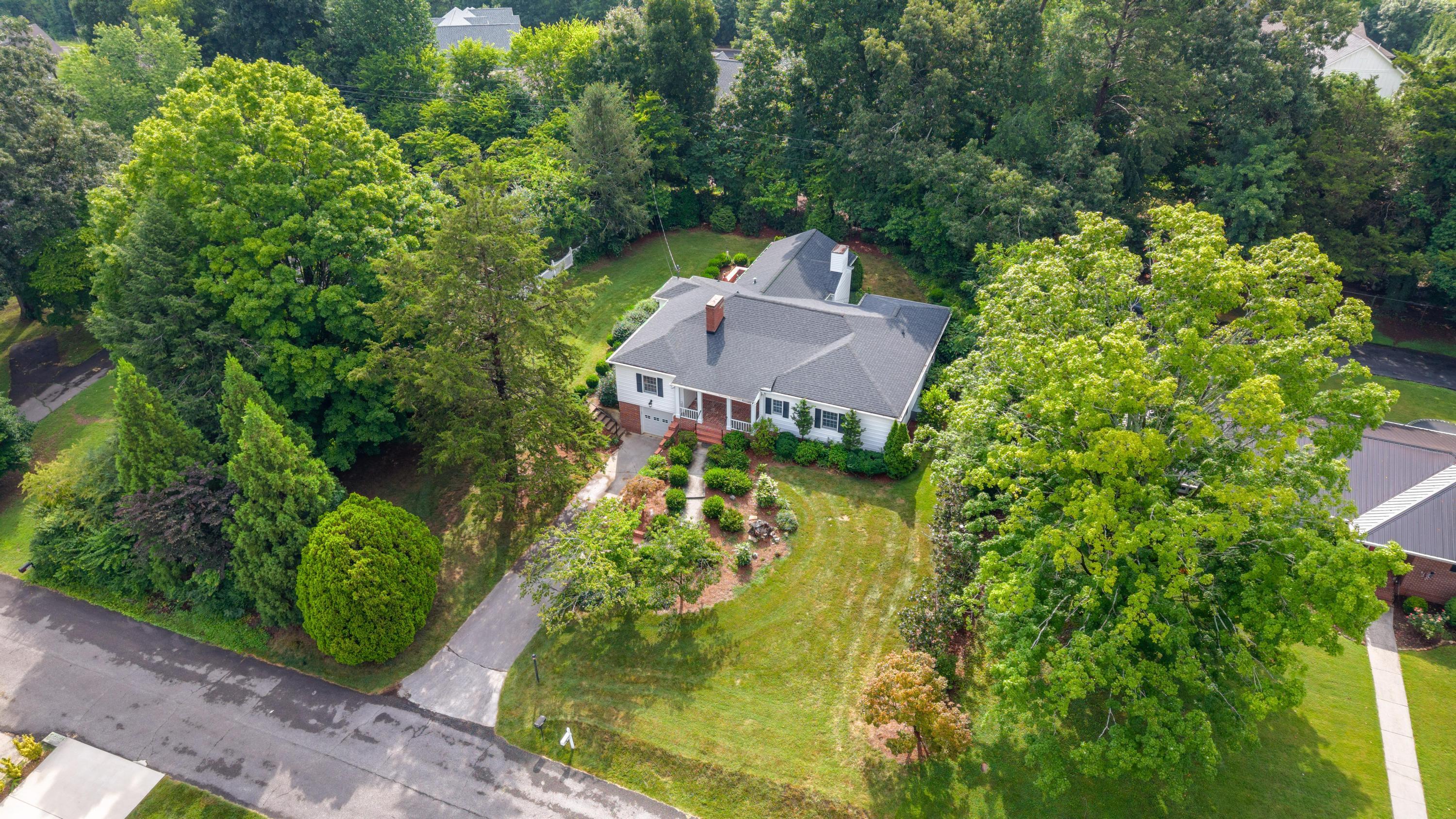 2502 Pine Drive NE