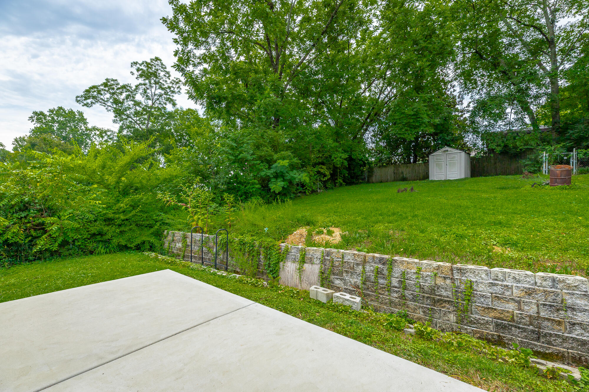 1712 John Ross Road