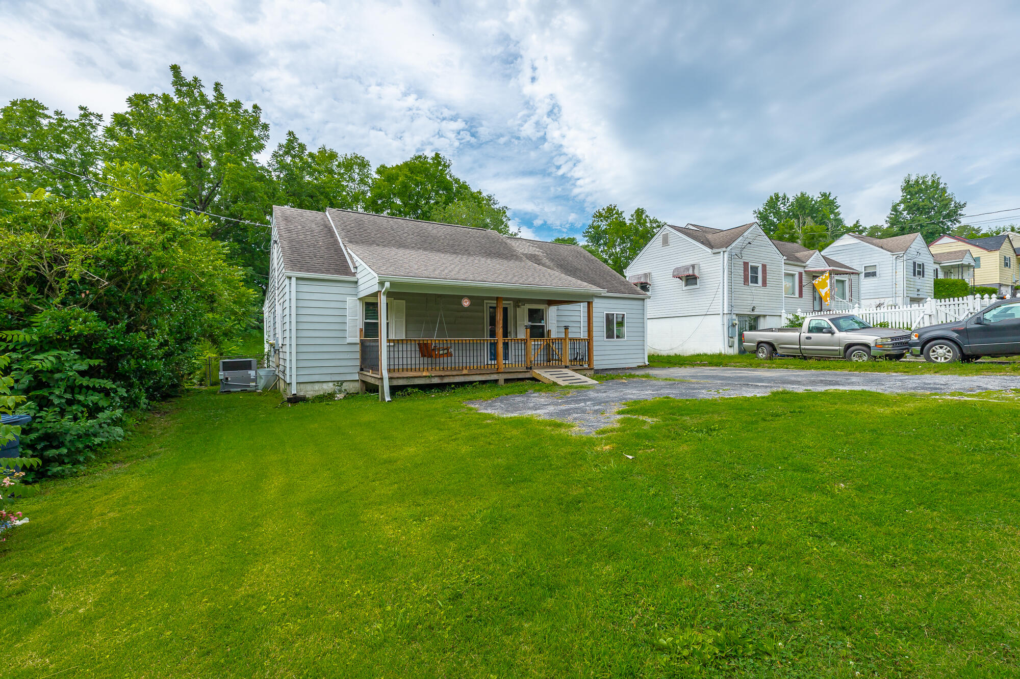 1712 John Ross Road