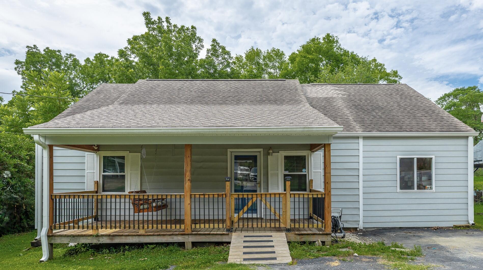 1712 John Ross Road