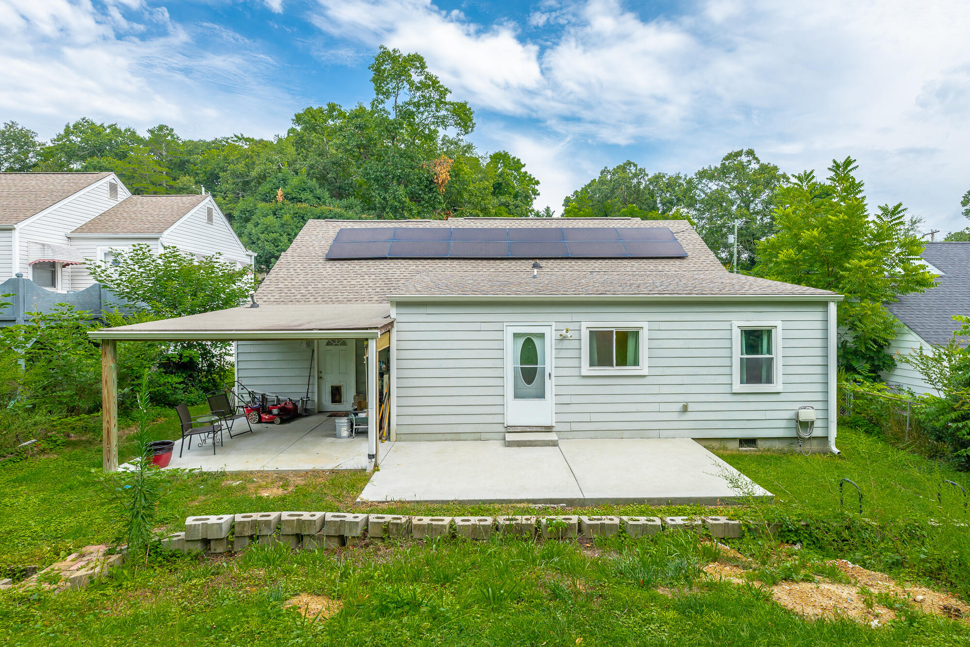 1712 John Ross Road