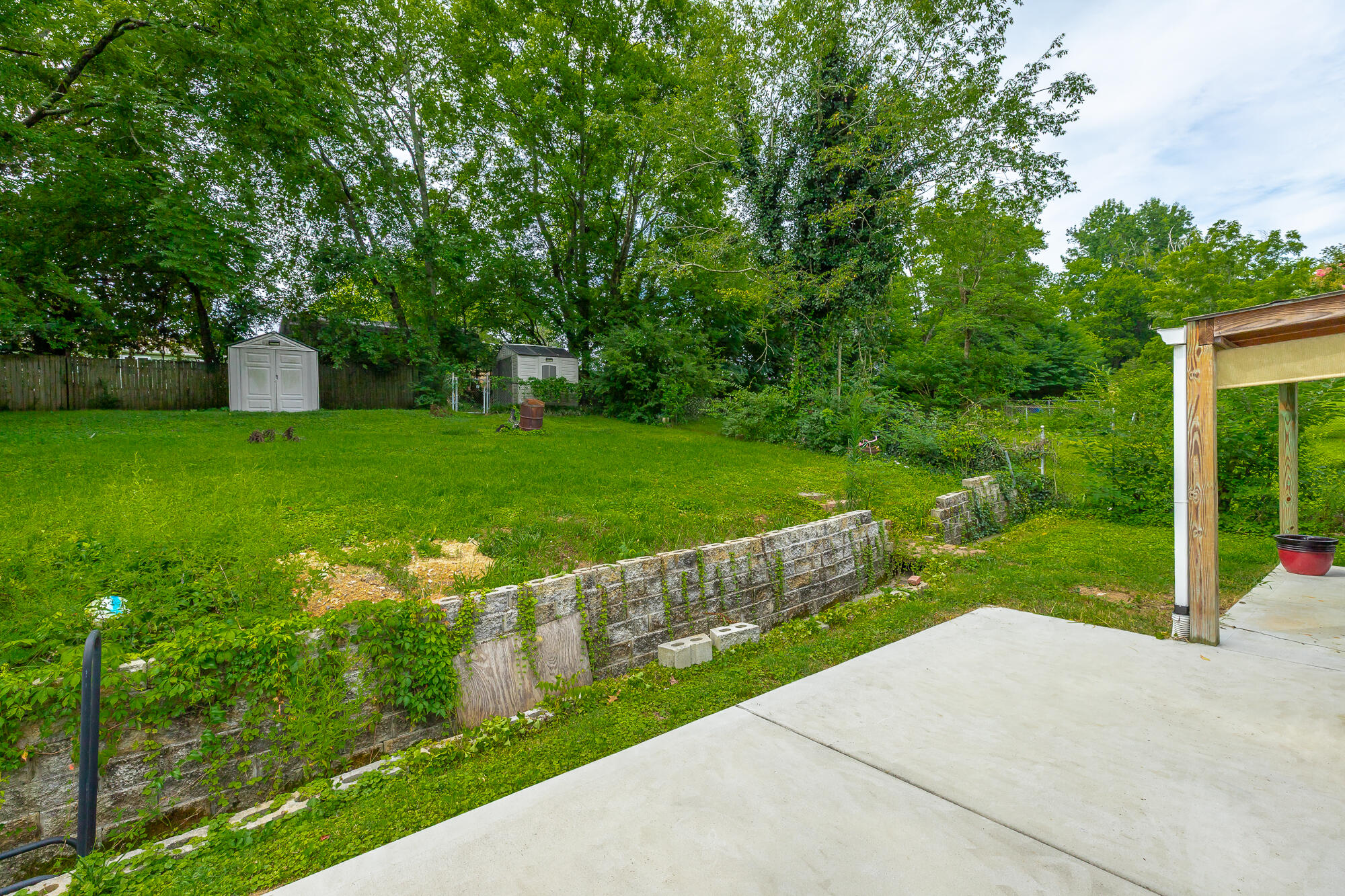 1712 John Ross Road