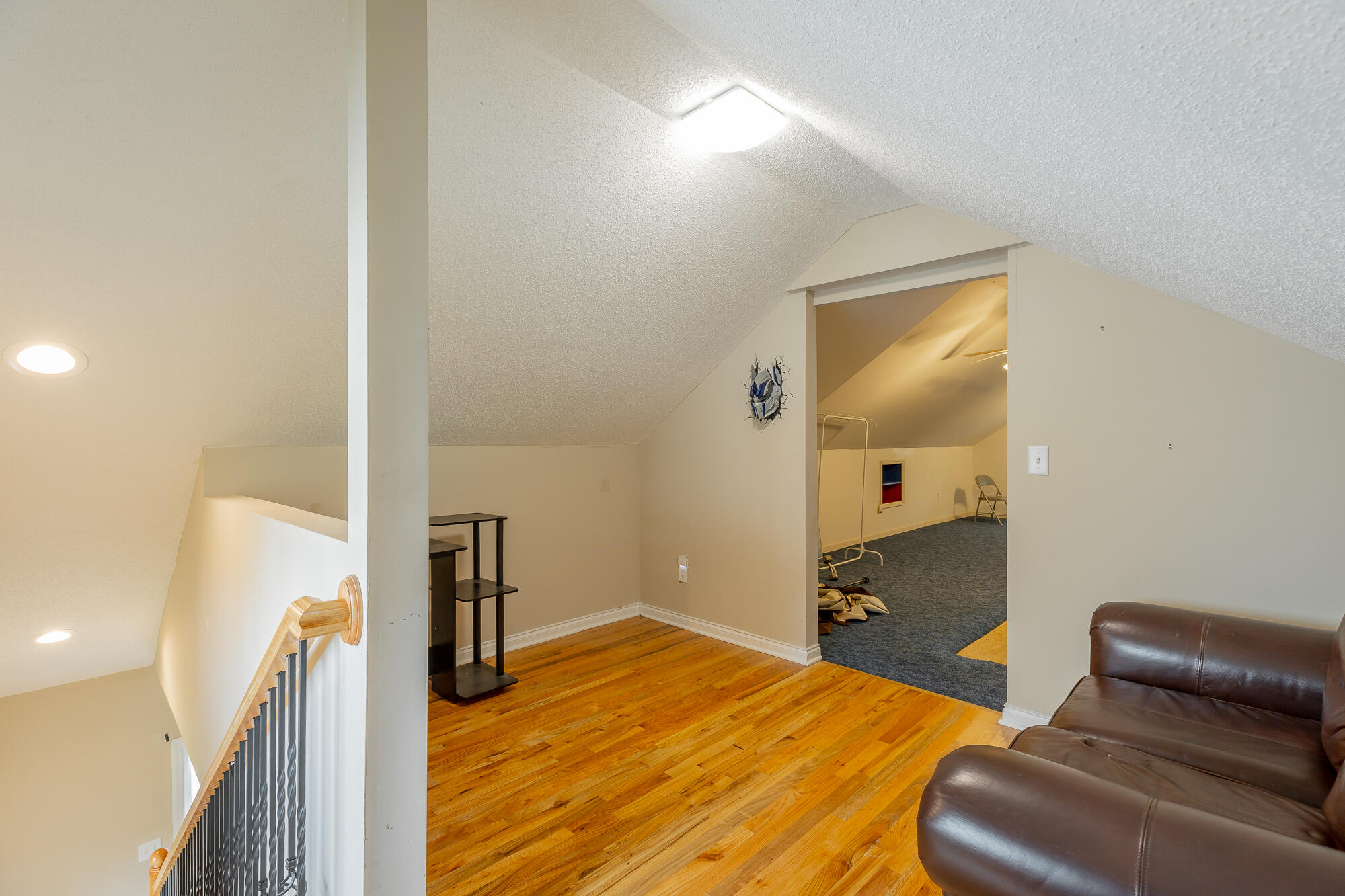 1712 John Ross Road