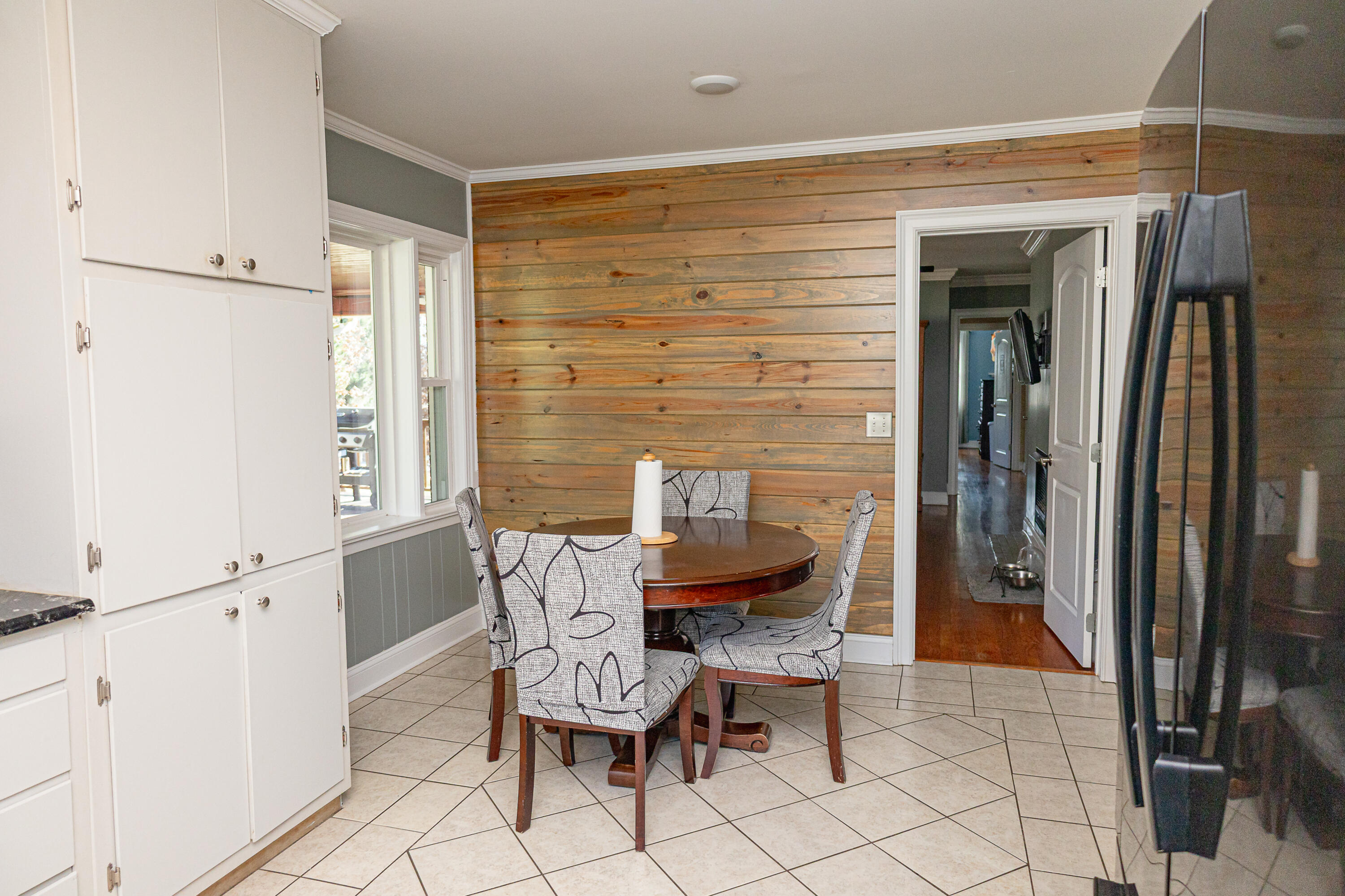 303 Oakland Drive, LaFayette