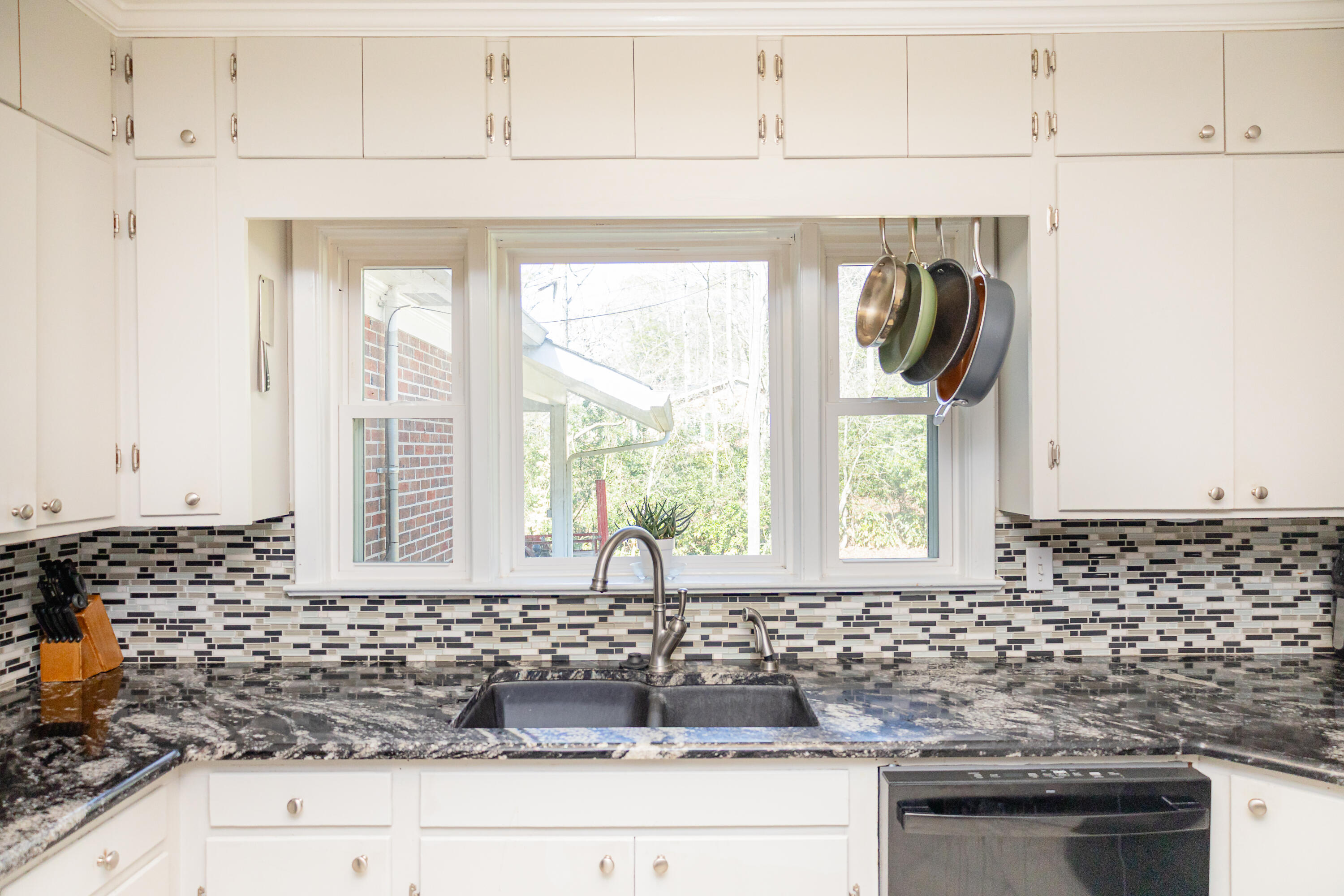 303 Oakland Drive, LaFayette