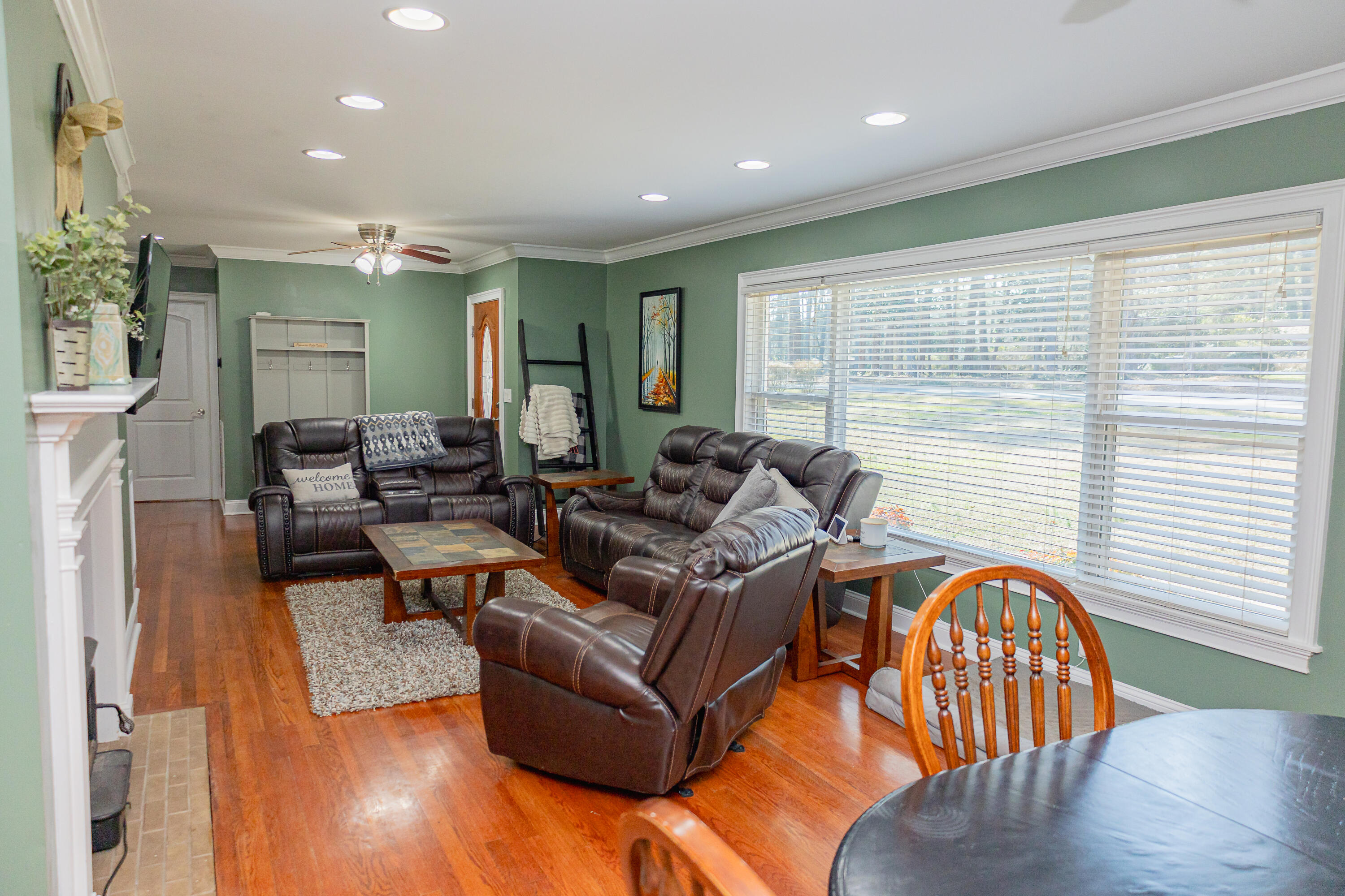 303 Oakland Drive, LaFayette