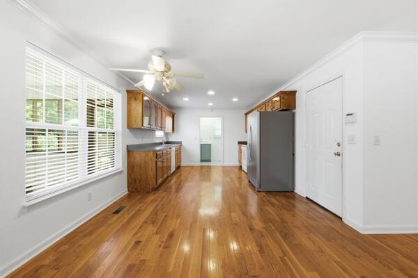 192 Gladstone Drive