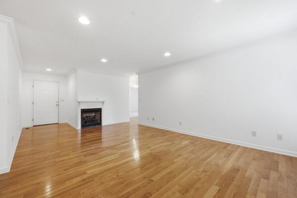 192 Gladstone Drive