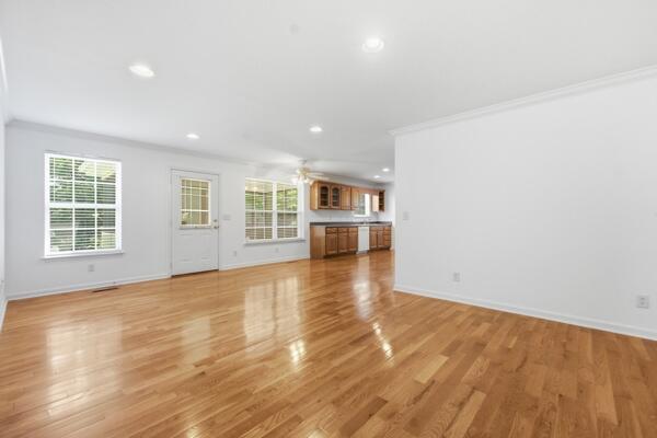 192 Gladstone Drive