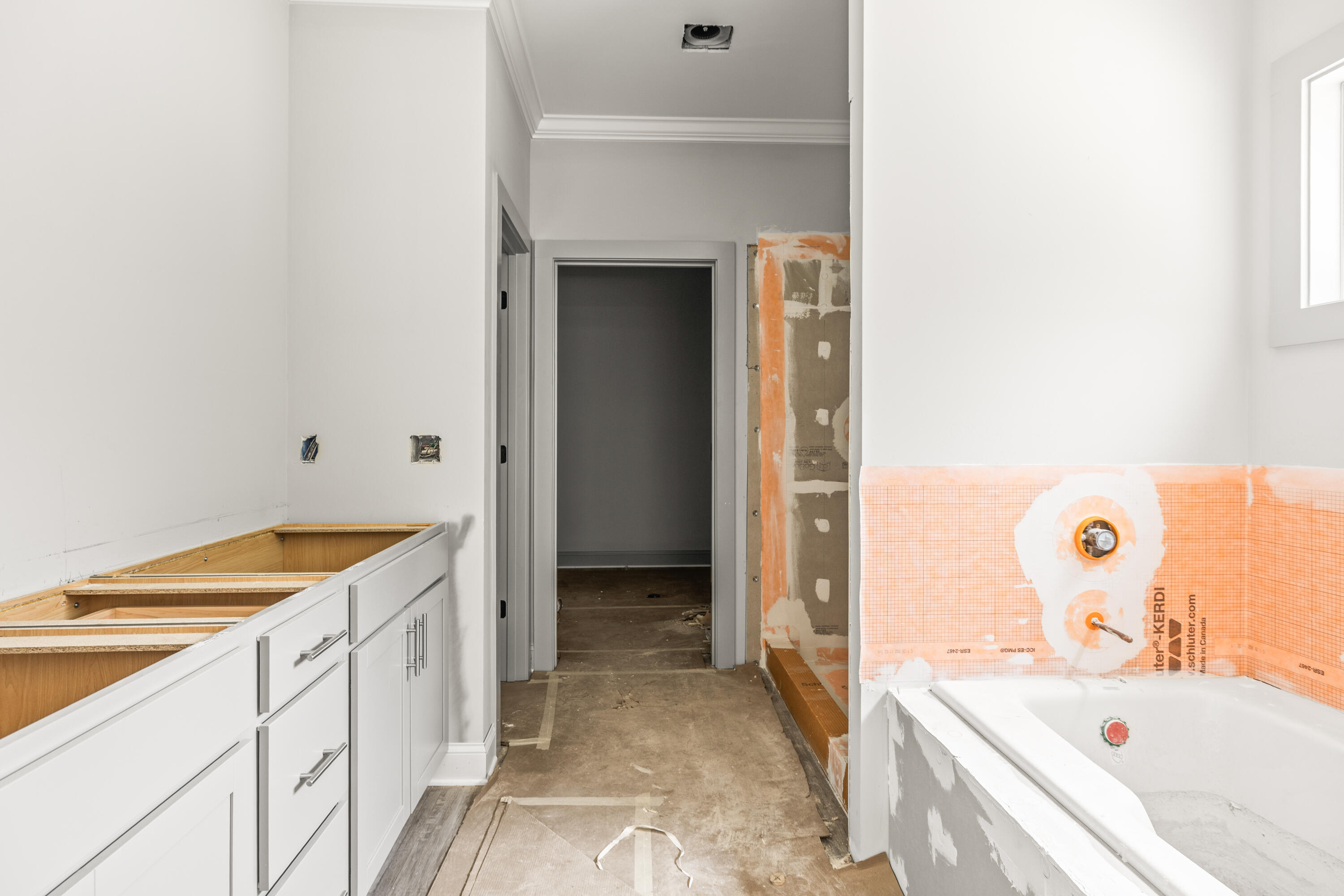 1005 Woodbury Trail