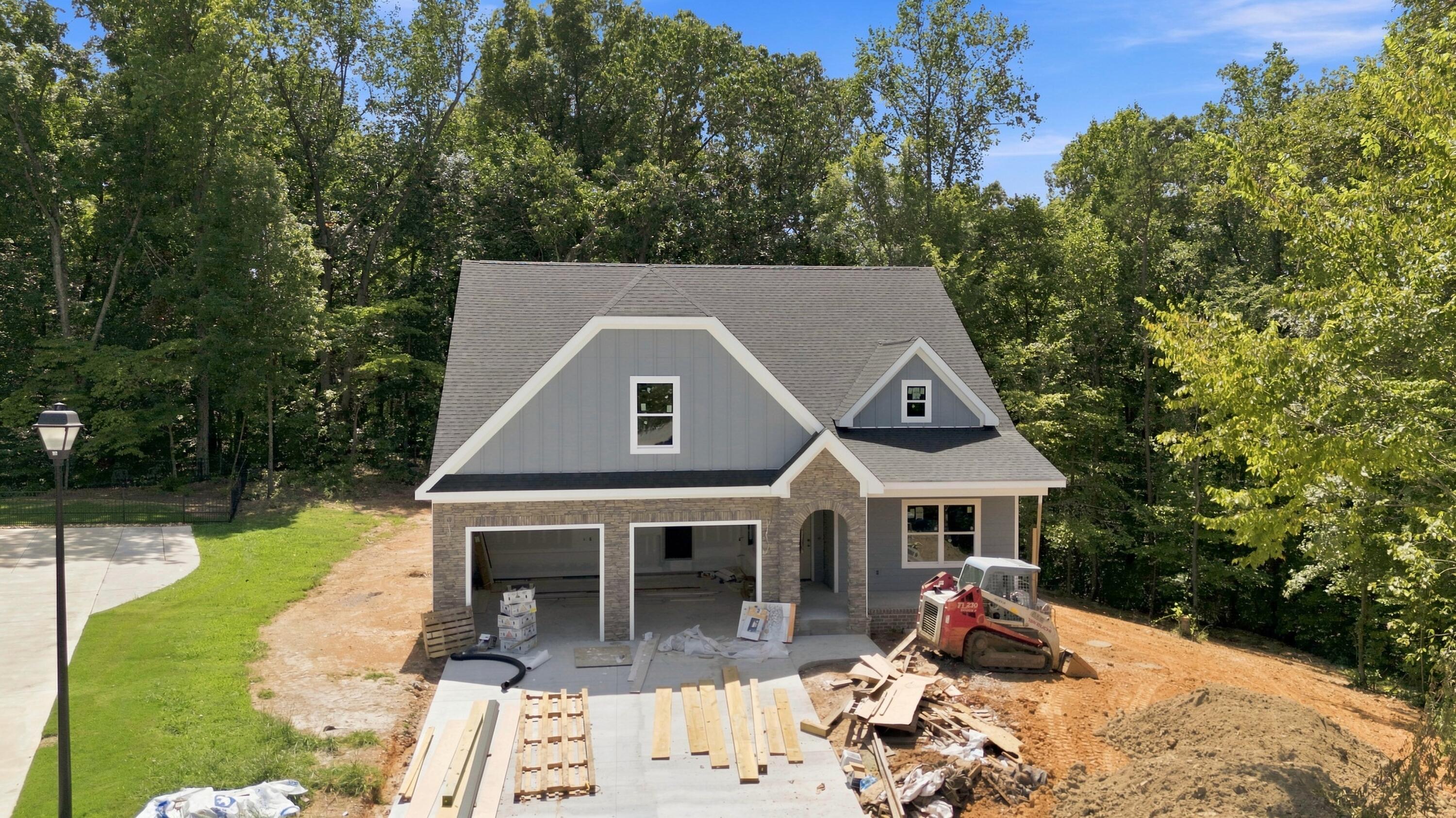 1005 Woodbury Trail
