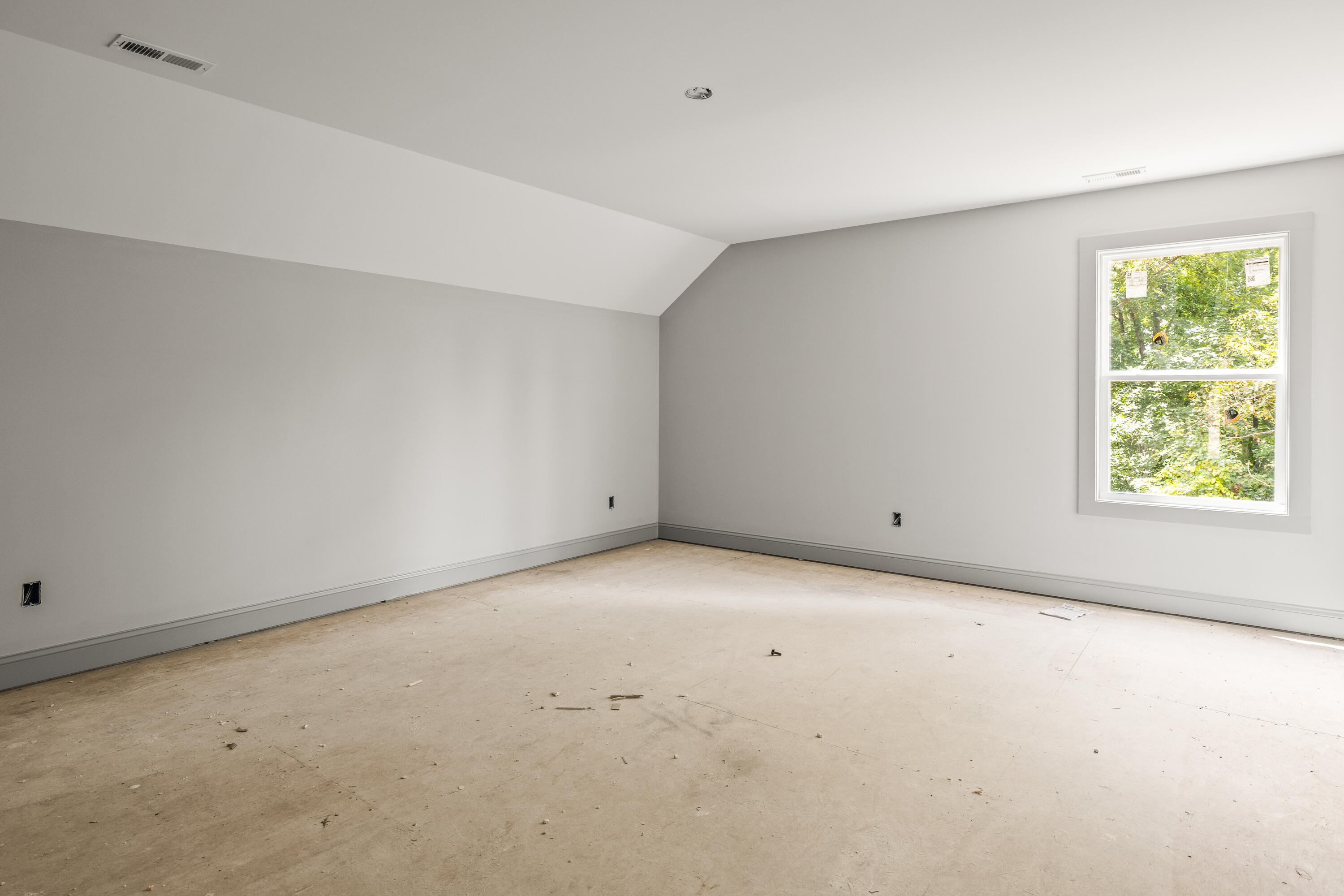 1005 Woodbury Trail
