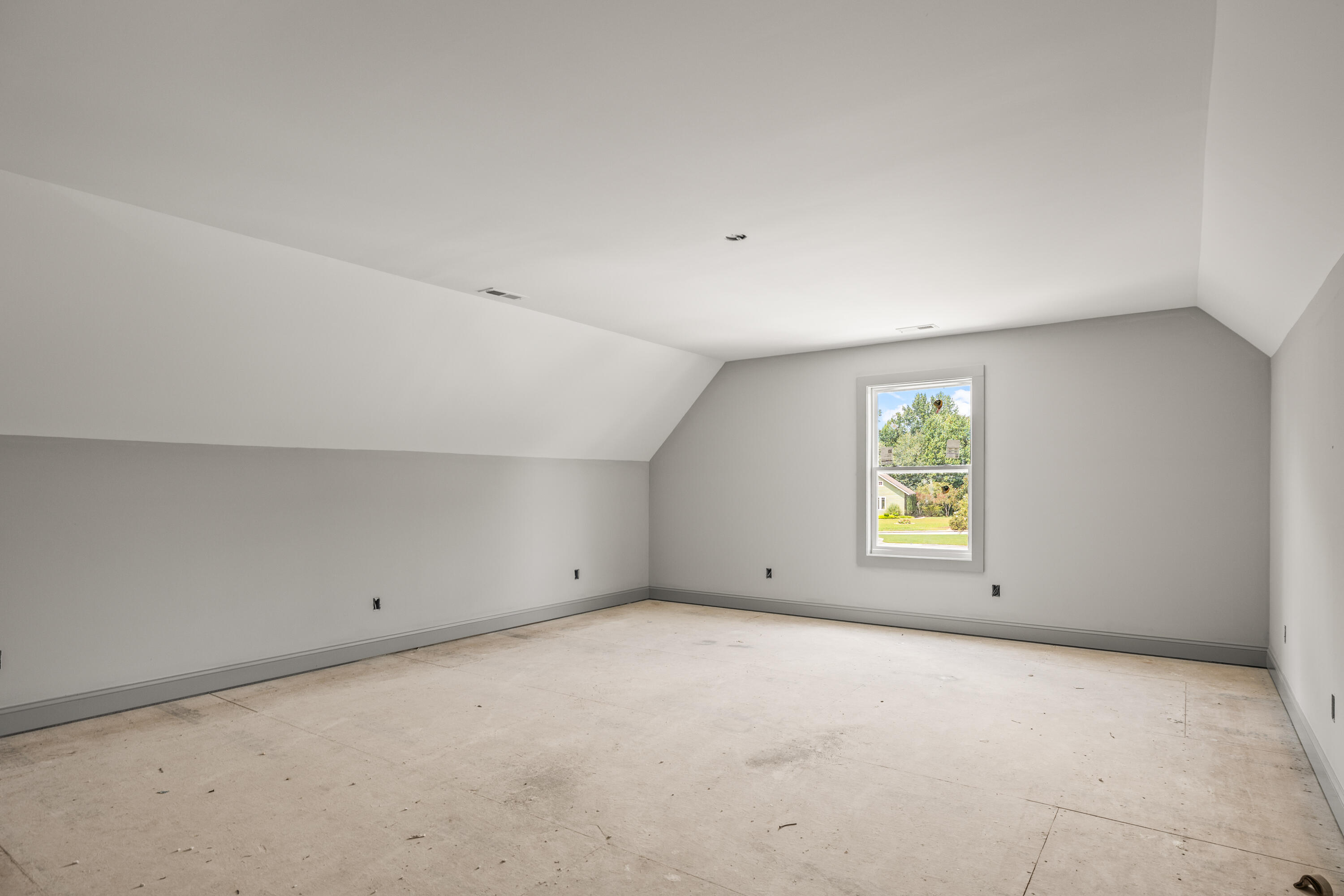 1005 Woodbury Trail
