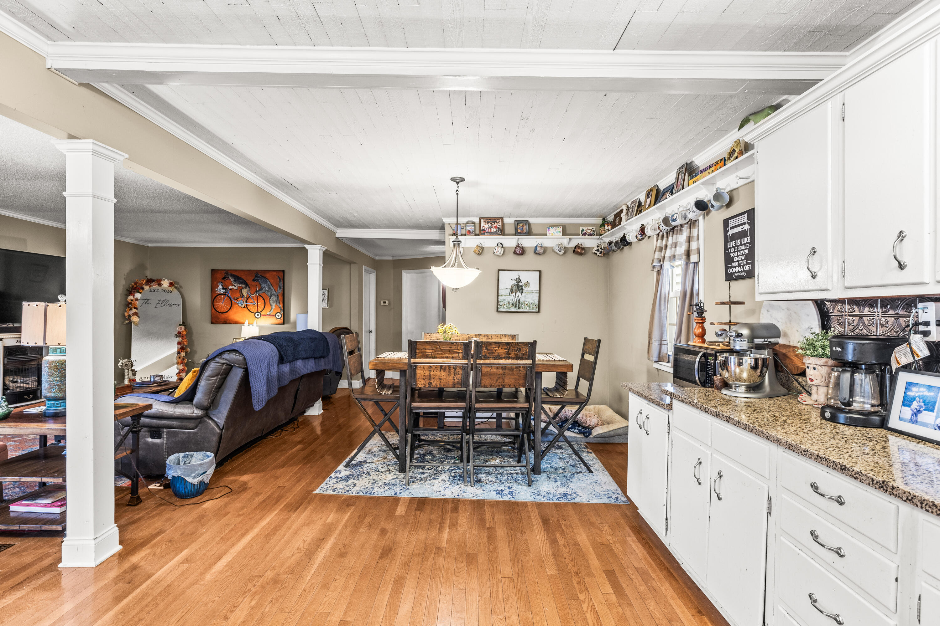 224 W Walden Circle