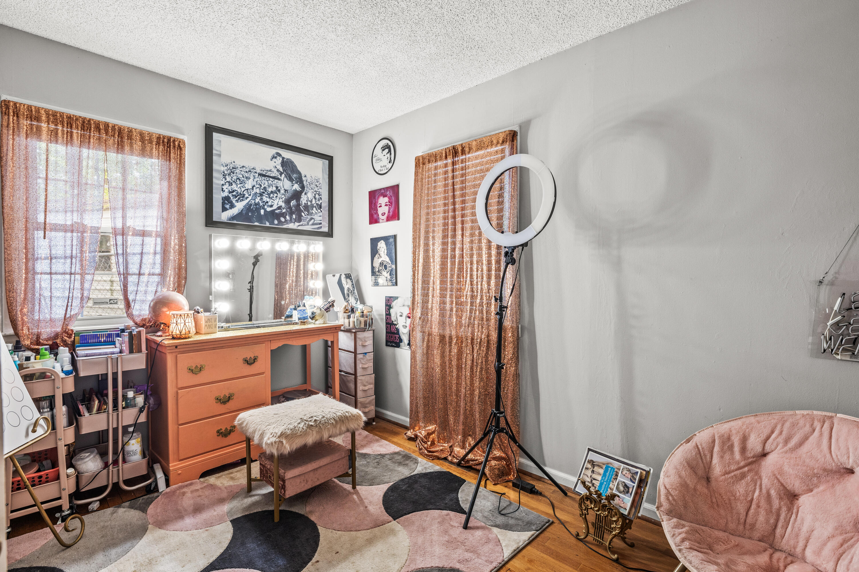 224 W Walden Circle