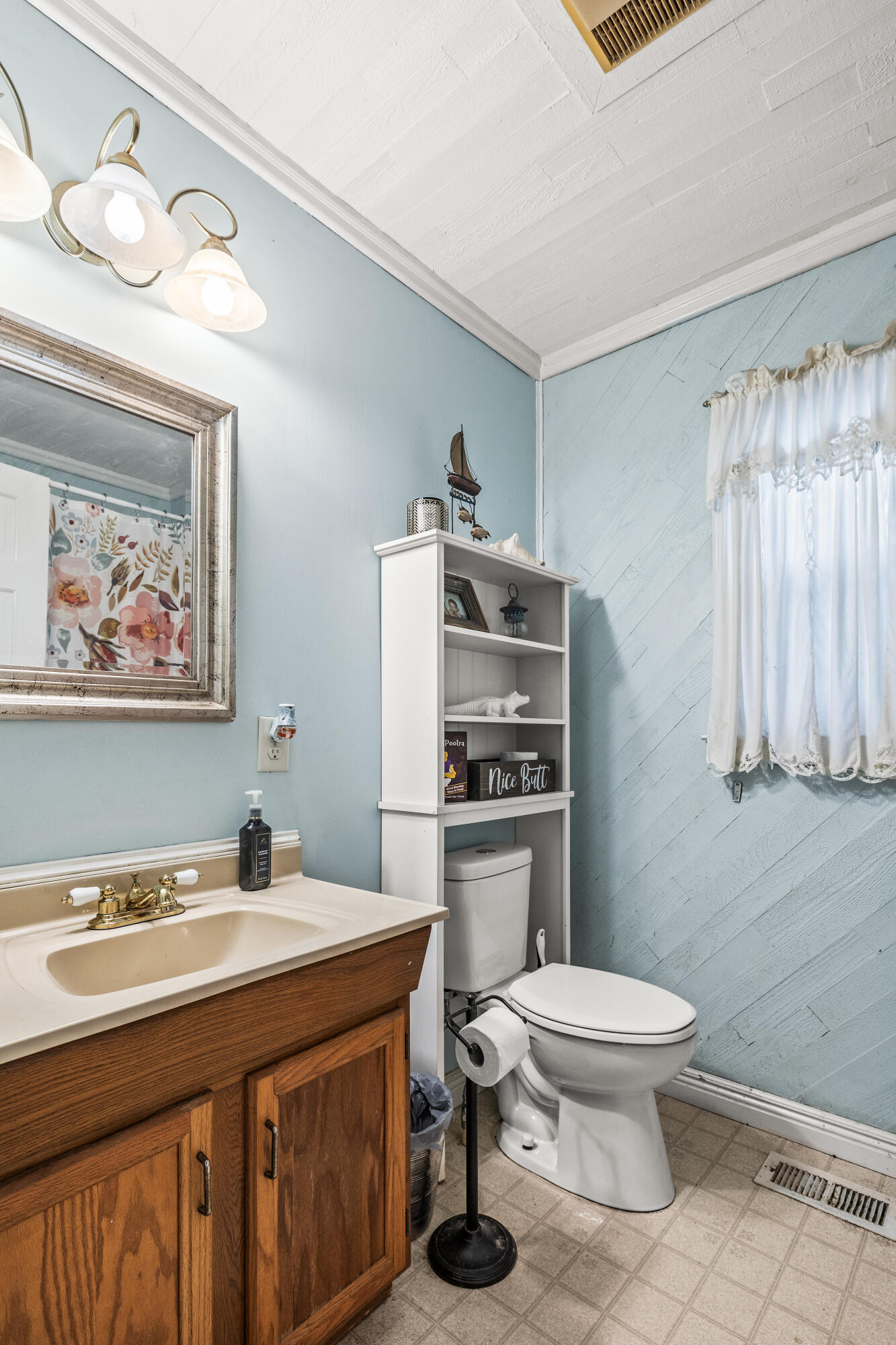 224 W Walden Circle