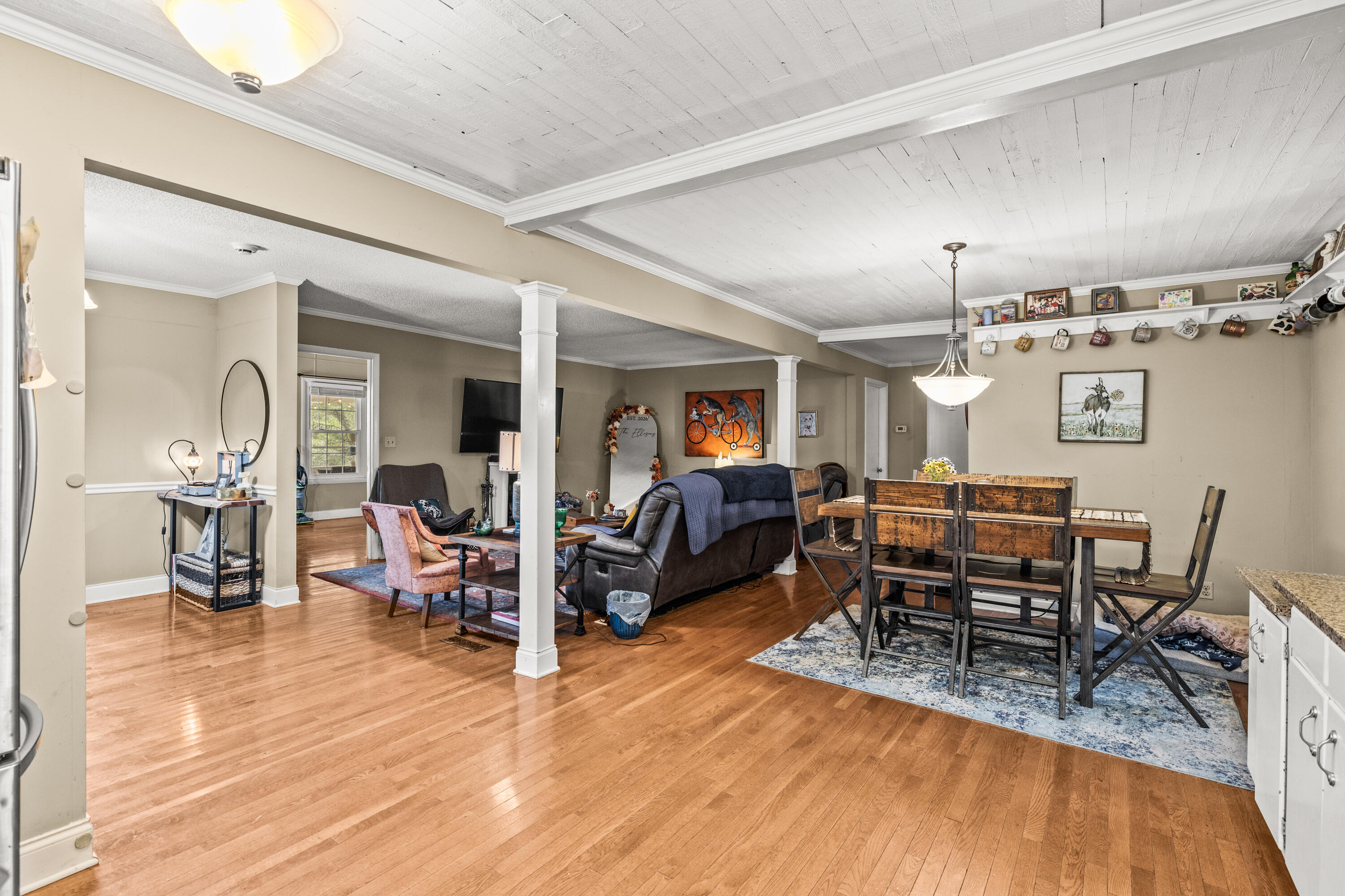 224 W Walden Circle