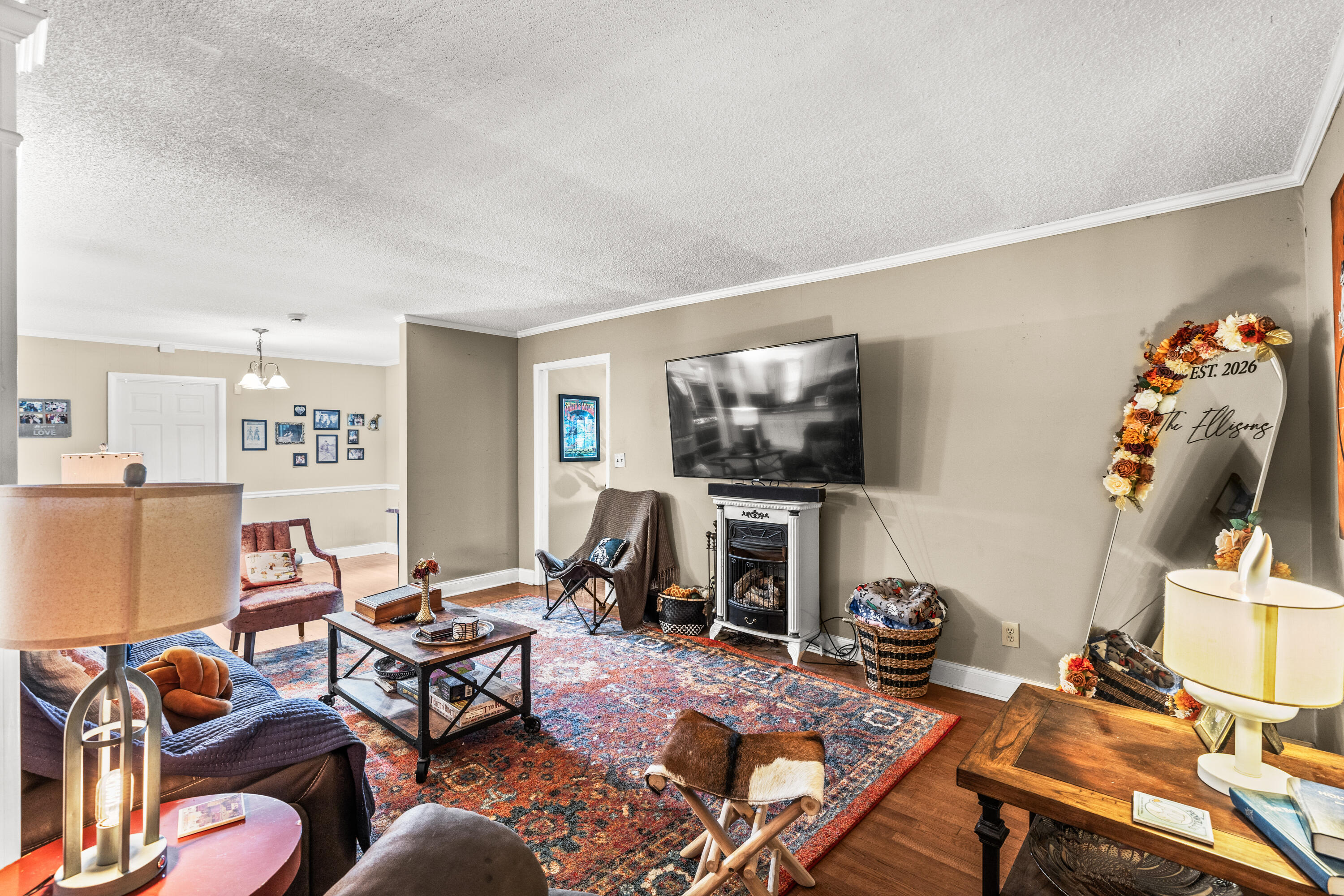 224 W Walden Circle