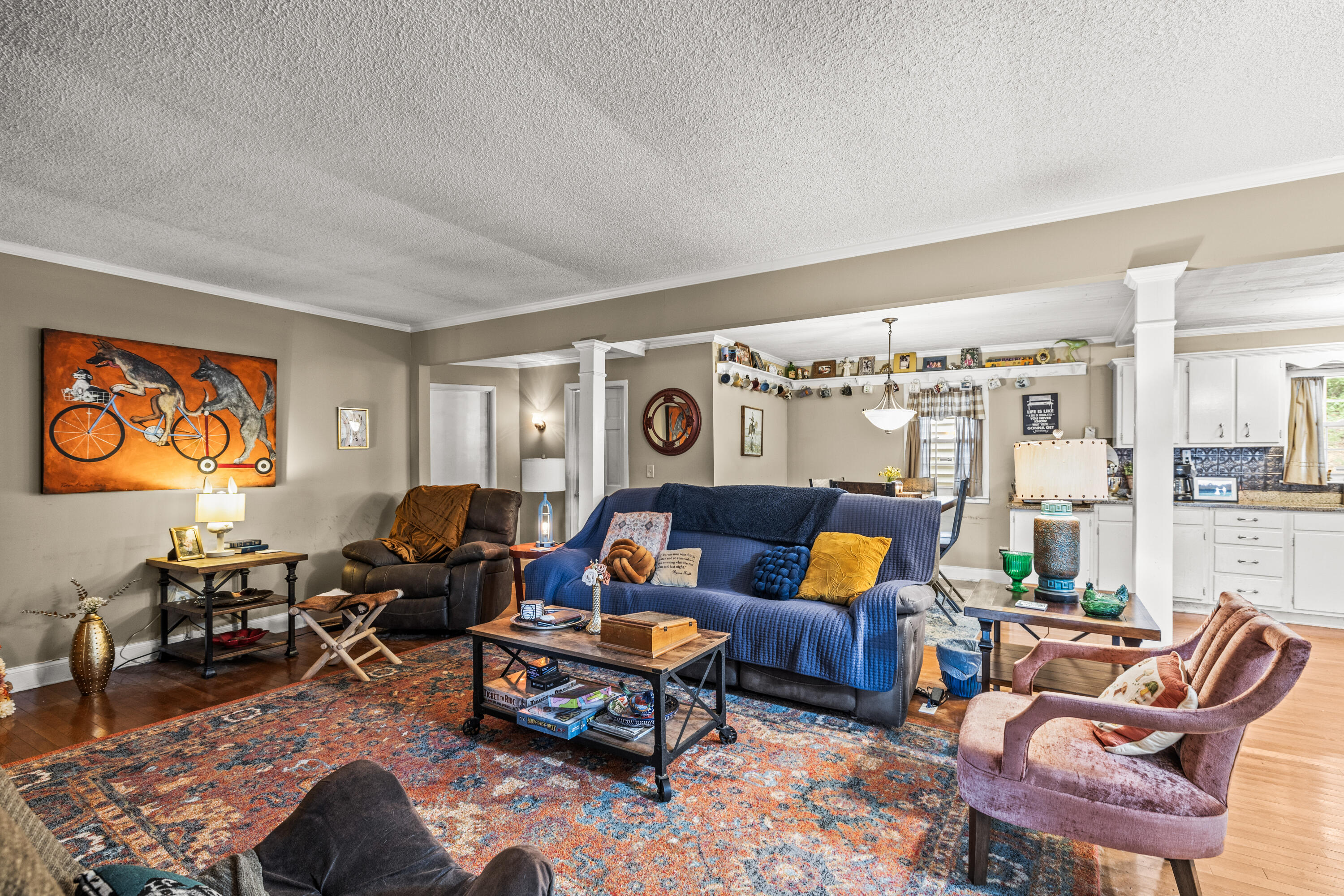 224 W Walden Circle