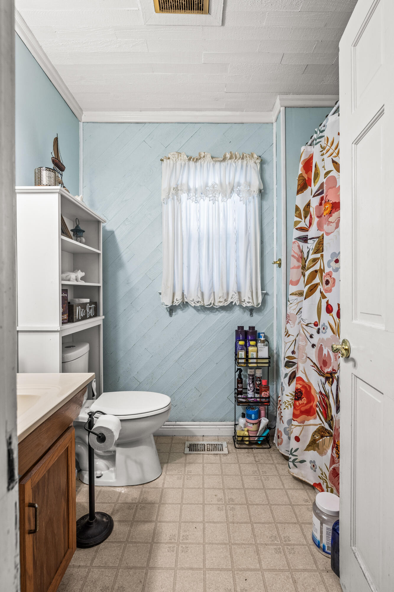224 W Walden Circle