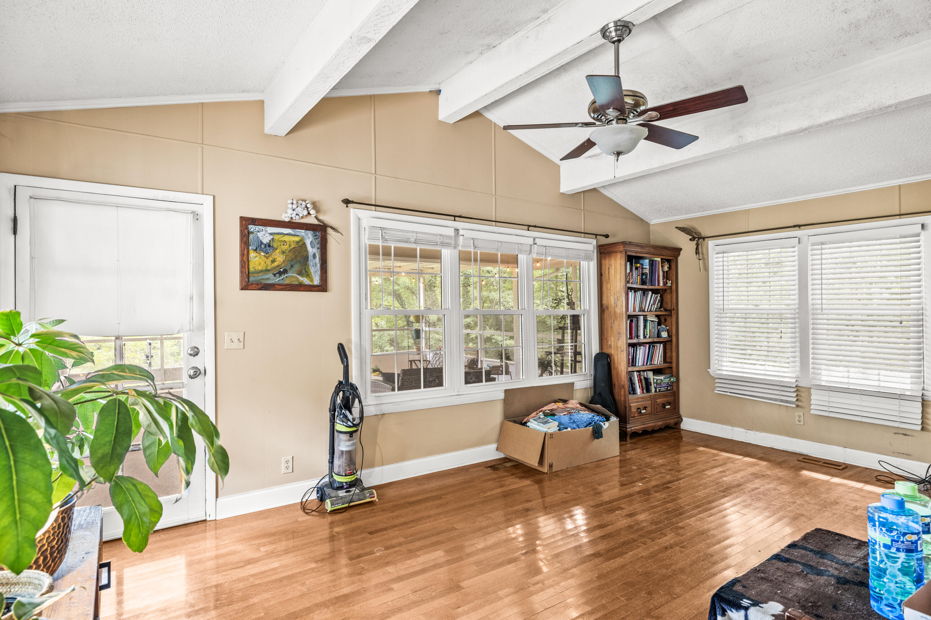 224 W Walden Circle