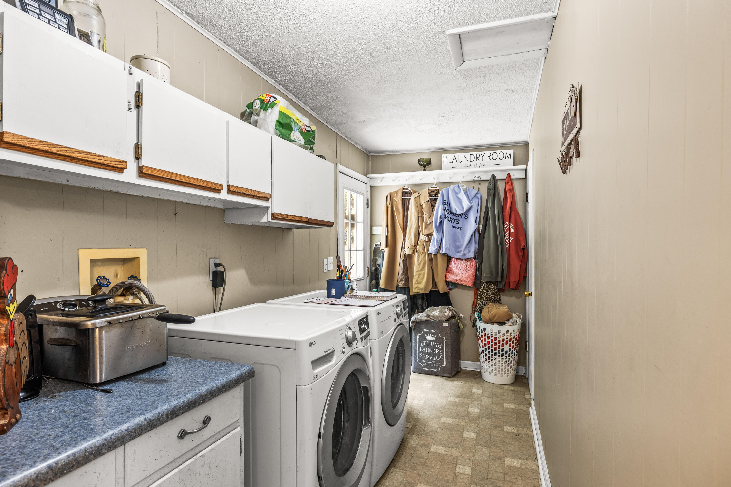 224 W Walden Circle