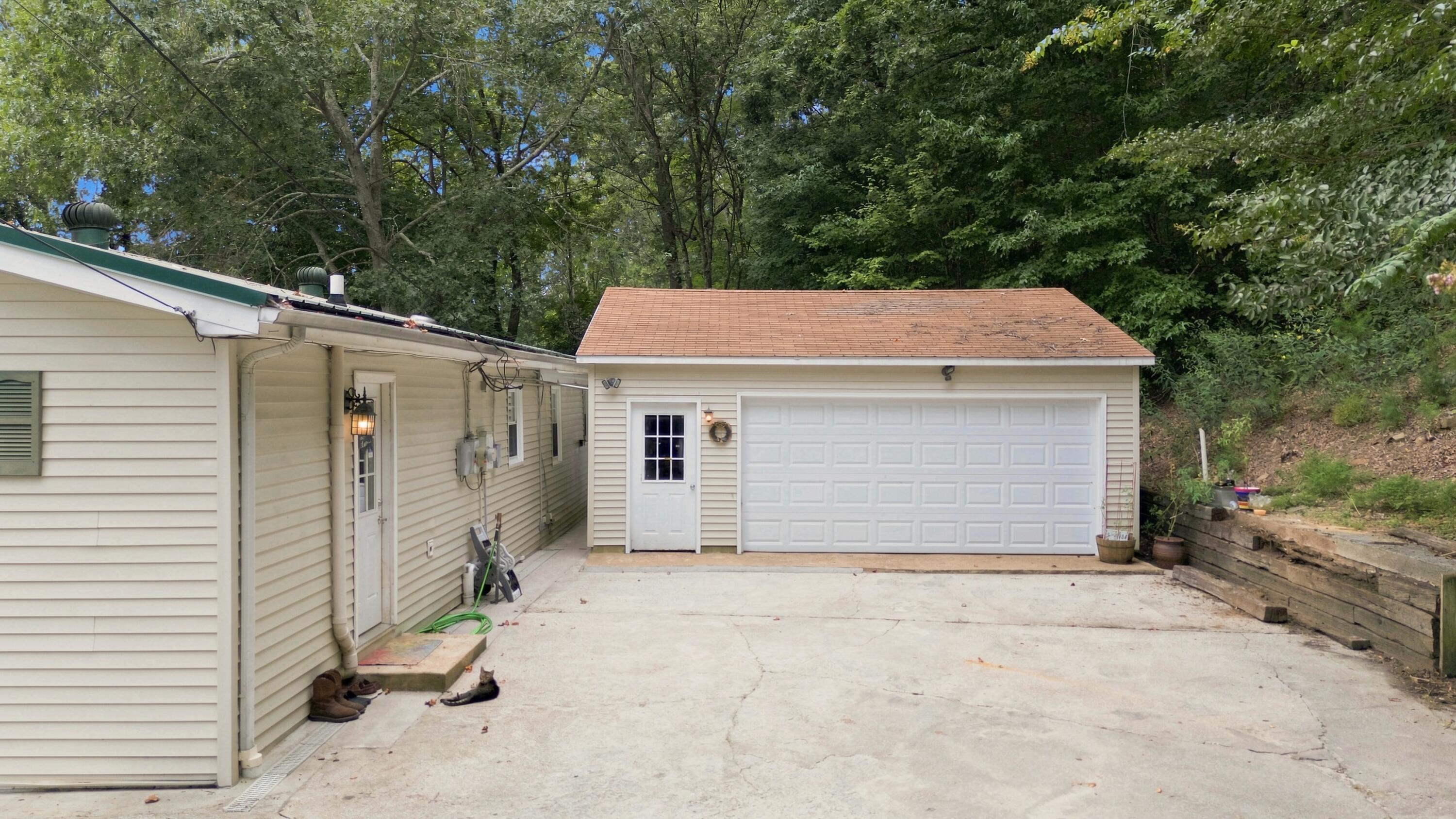 224 W Walden Circle