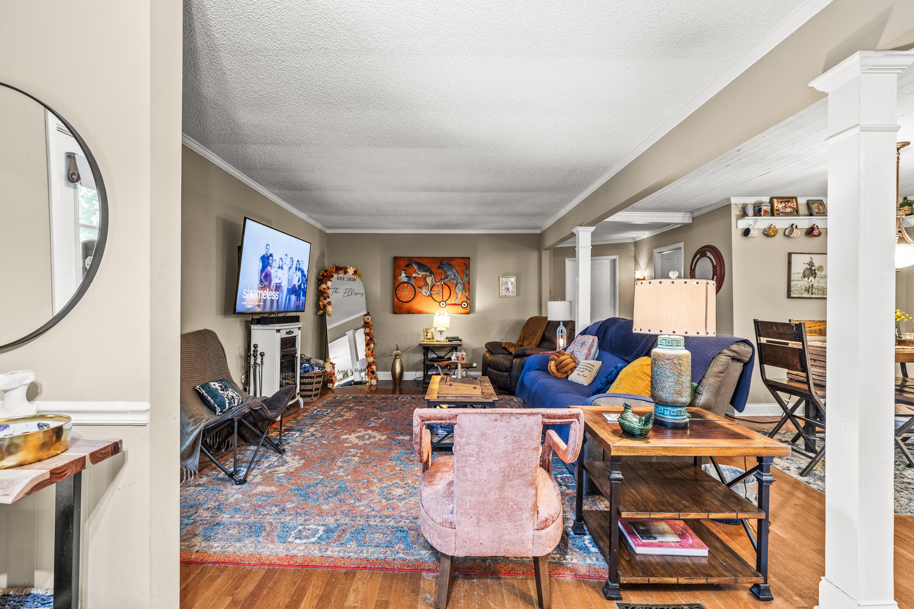 224 W Walden Circle