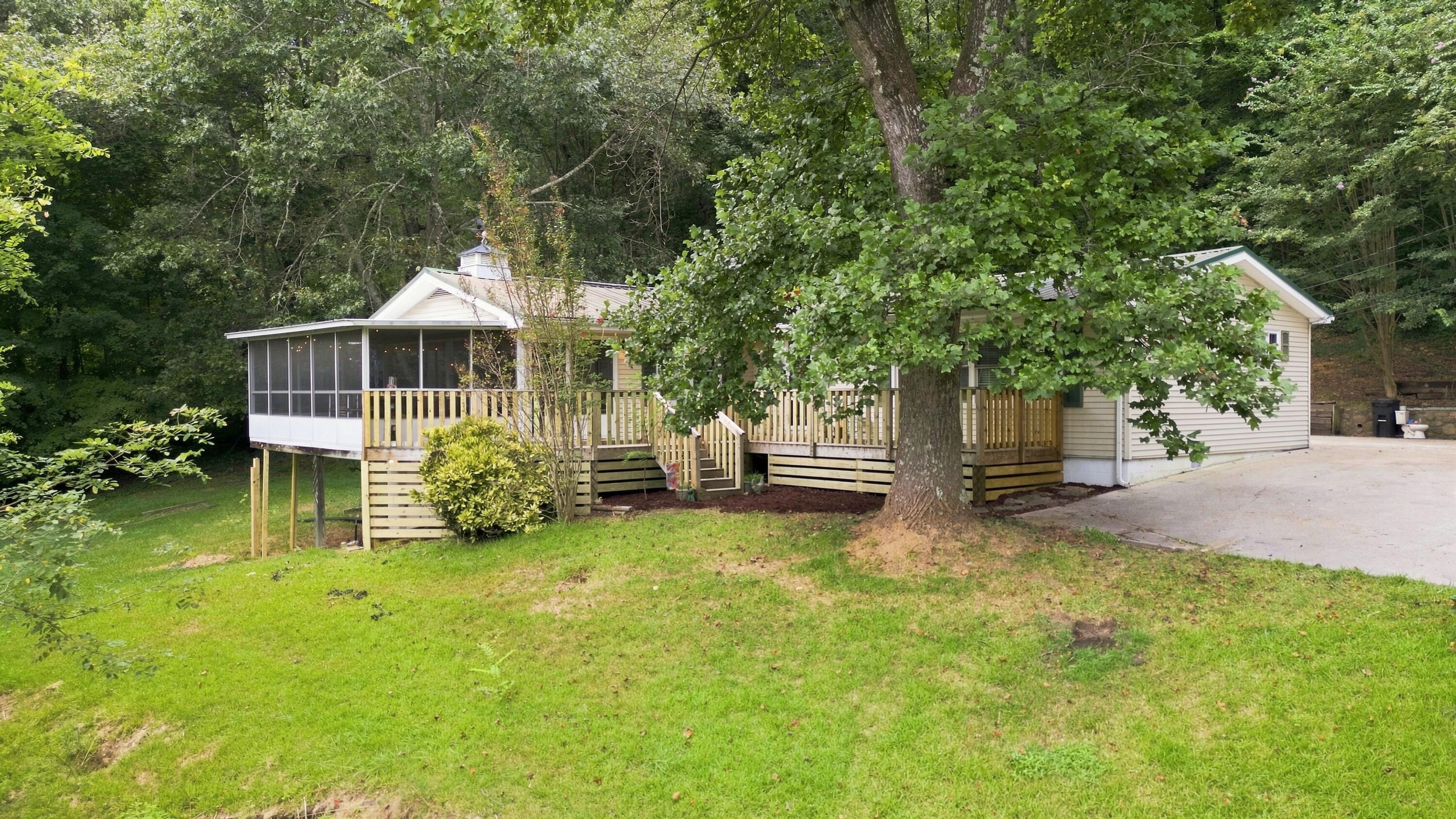 224 W Walden Circle