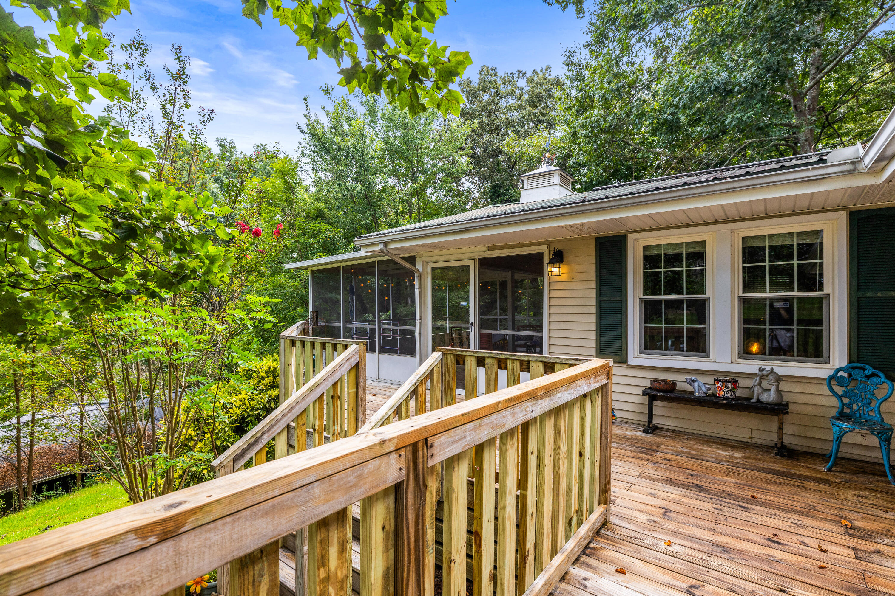 224 W Walden Circle