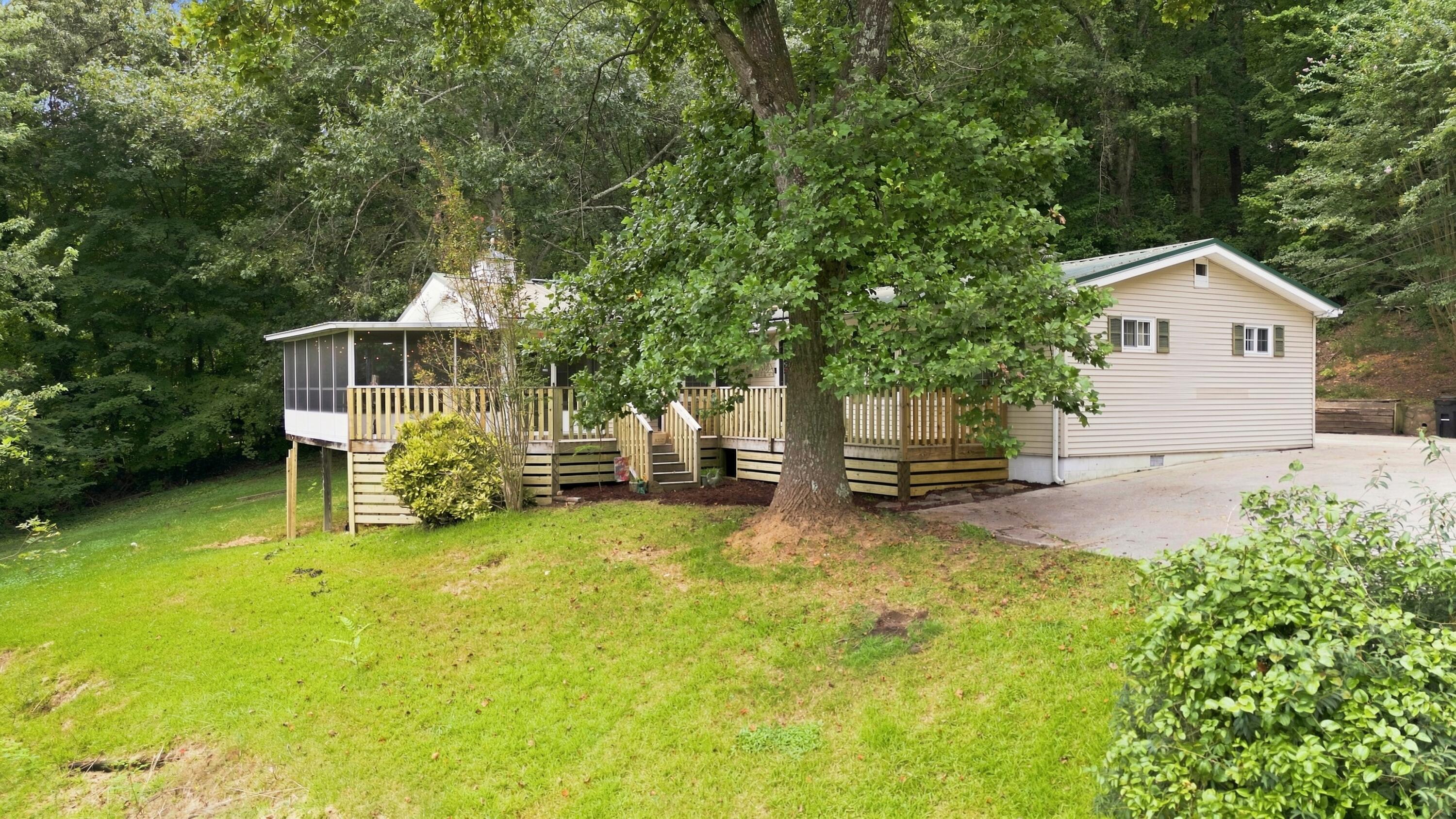 224 W Walden Circle