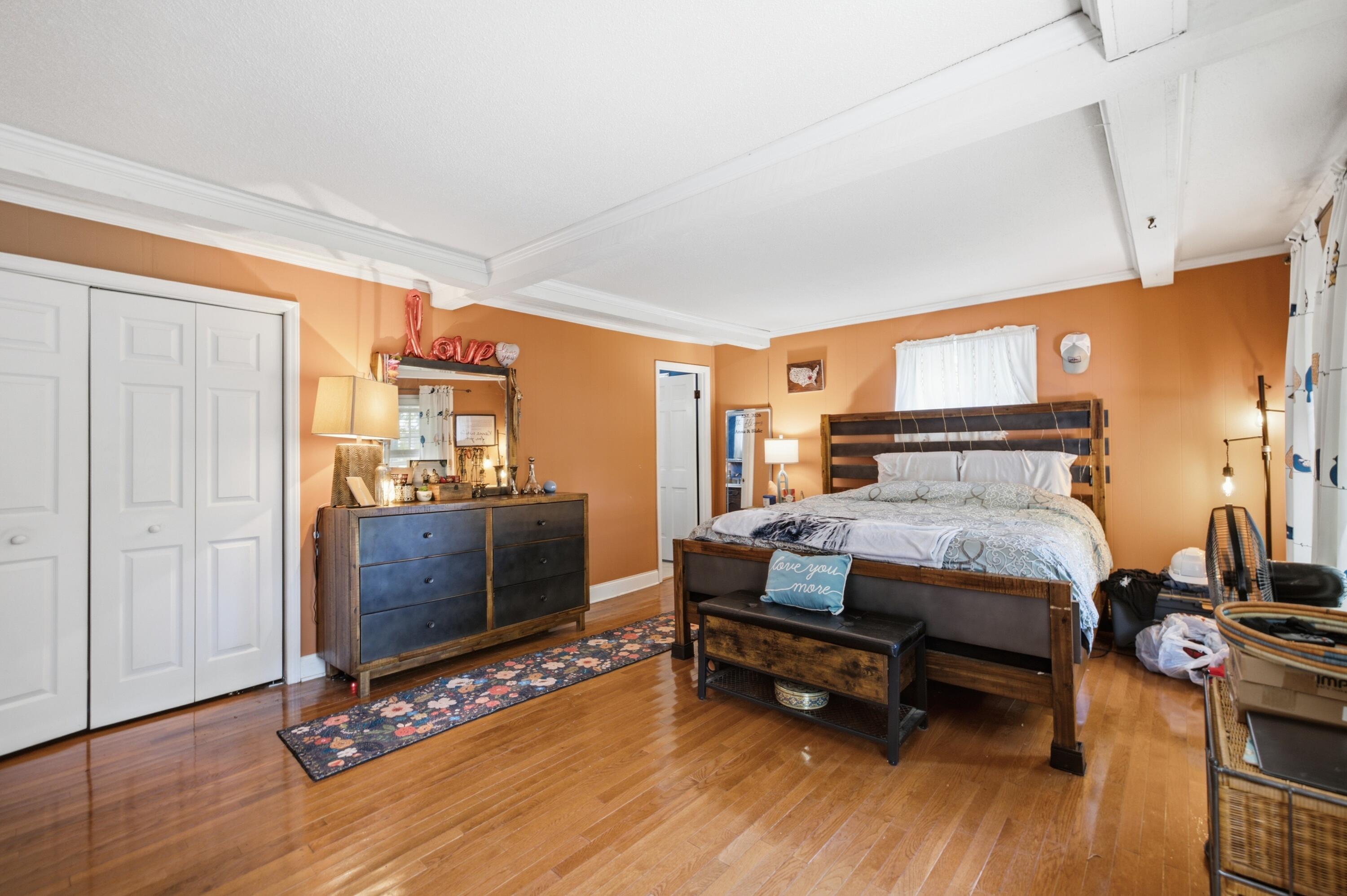 224 W Walden Circle