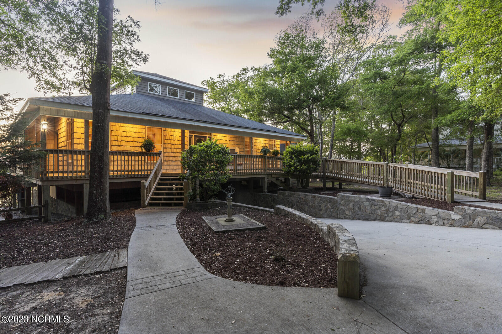 2129 Lands End Way SW