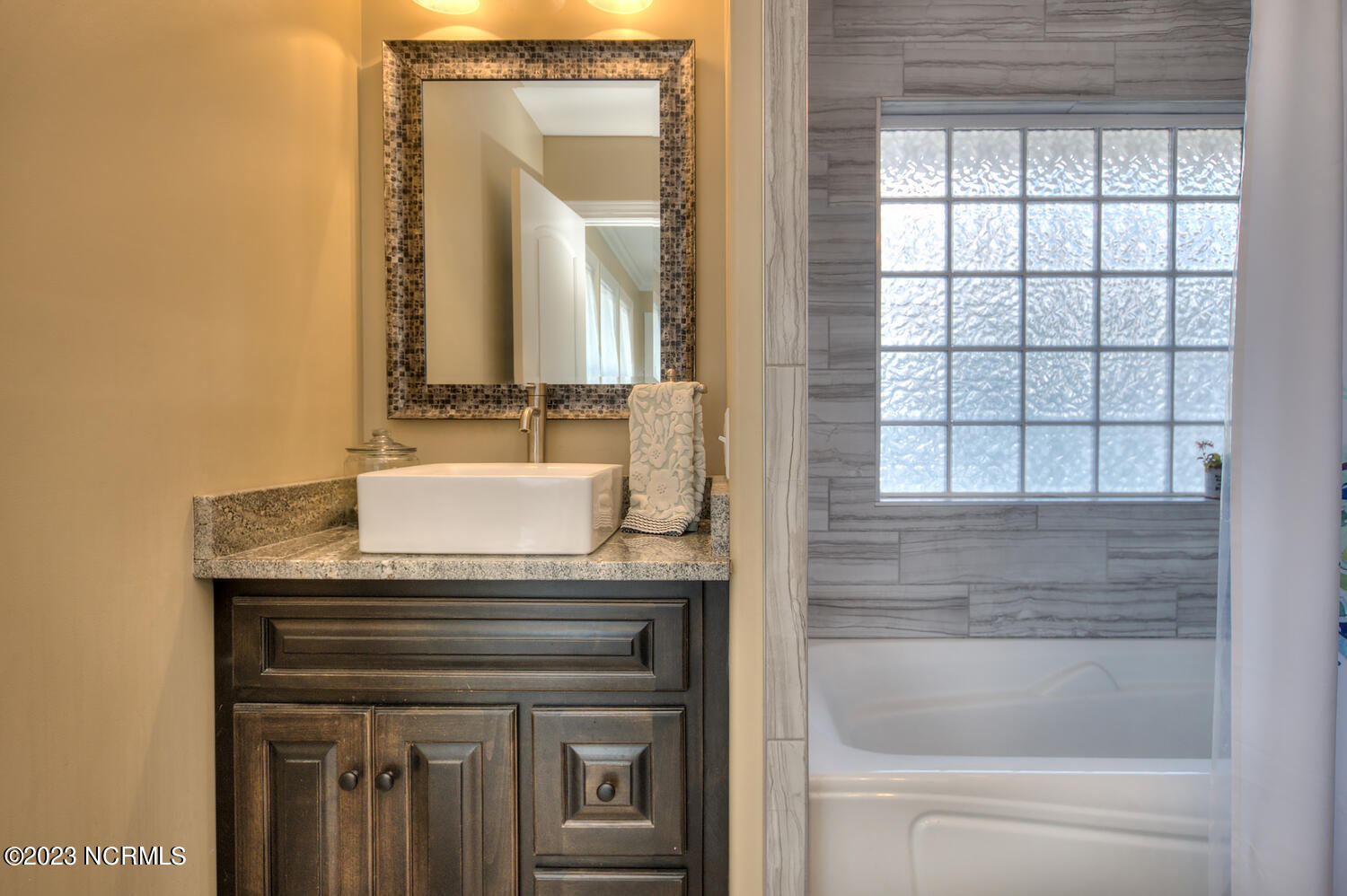 1404 W Oak Island Drive