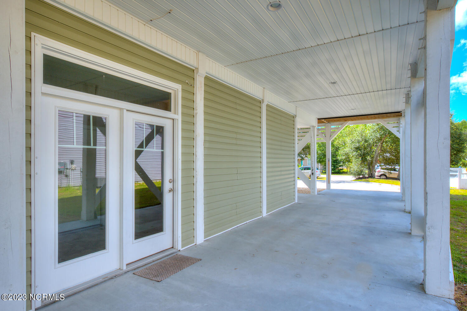 1404 W Oak Island Drive