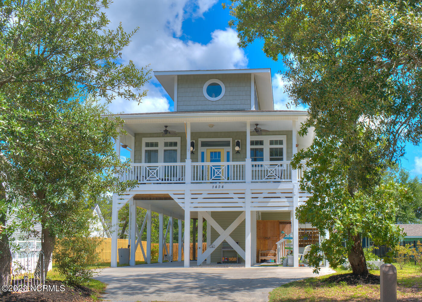 1404 W Oak Island Drive