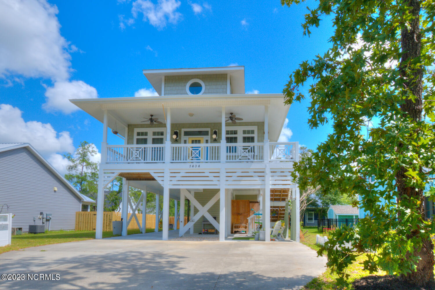 1404 W Oak Island Drive