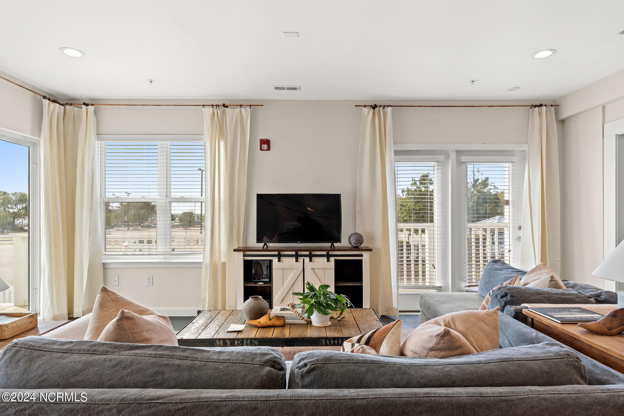 600 W Brunswick Street, 1 & 2