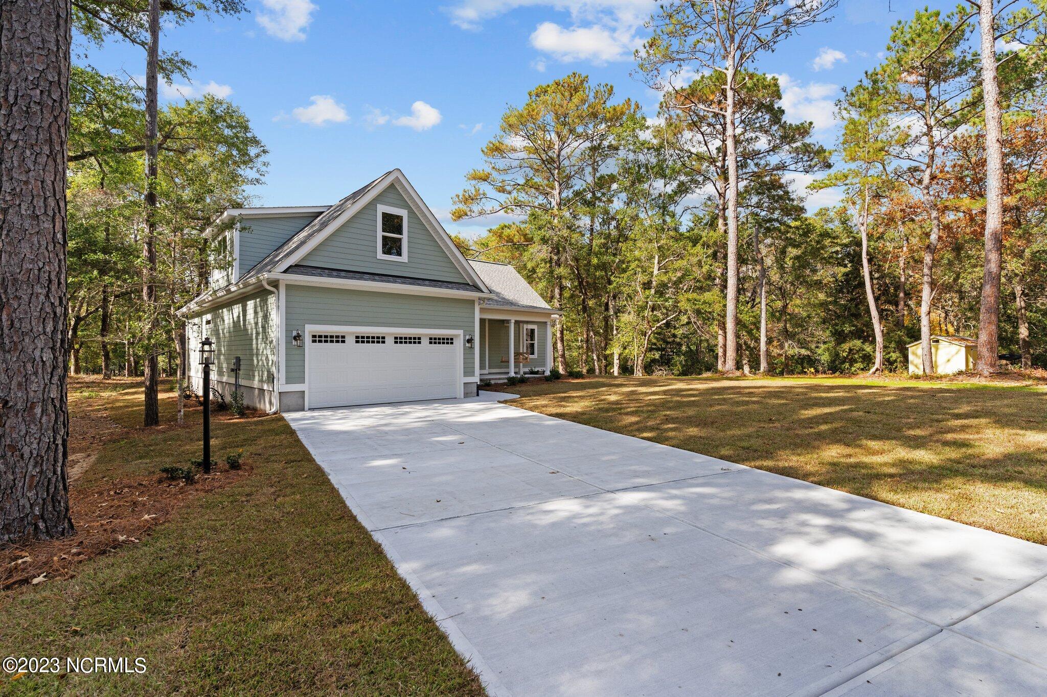 3177 Island Drive SE