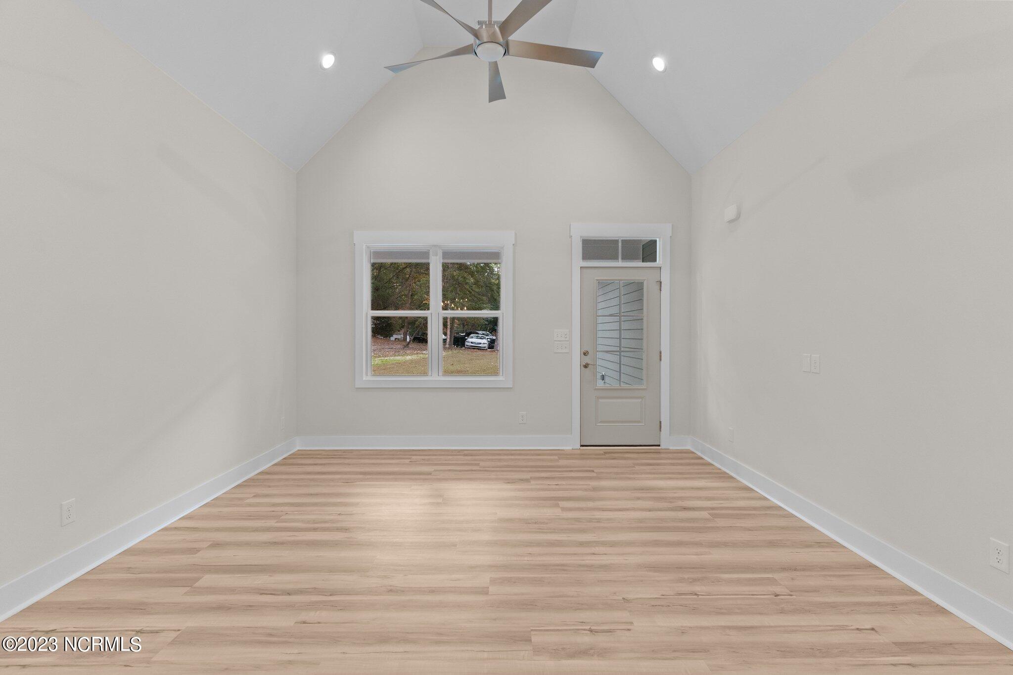 3177 Island Drive SE