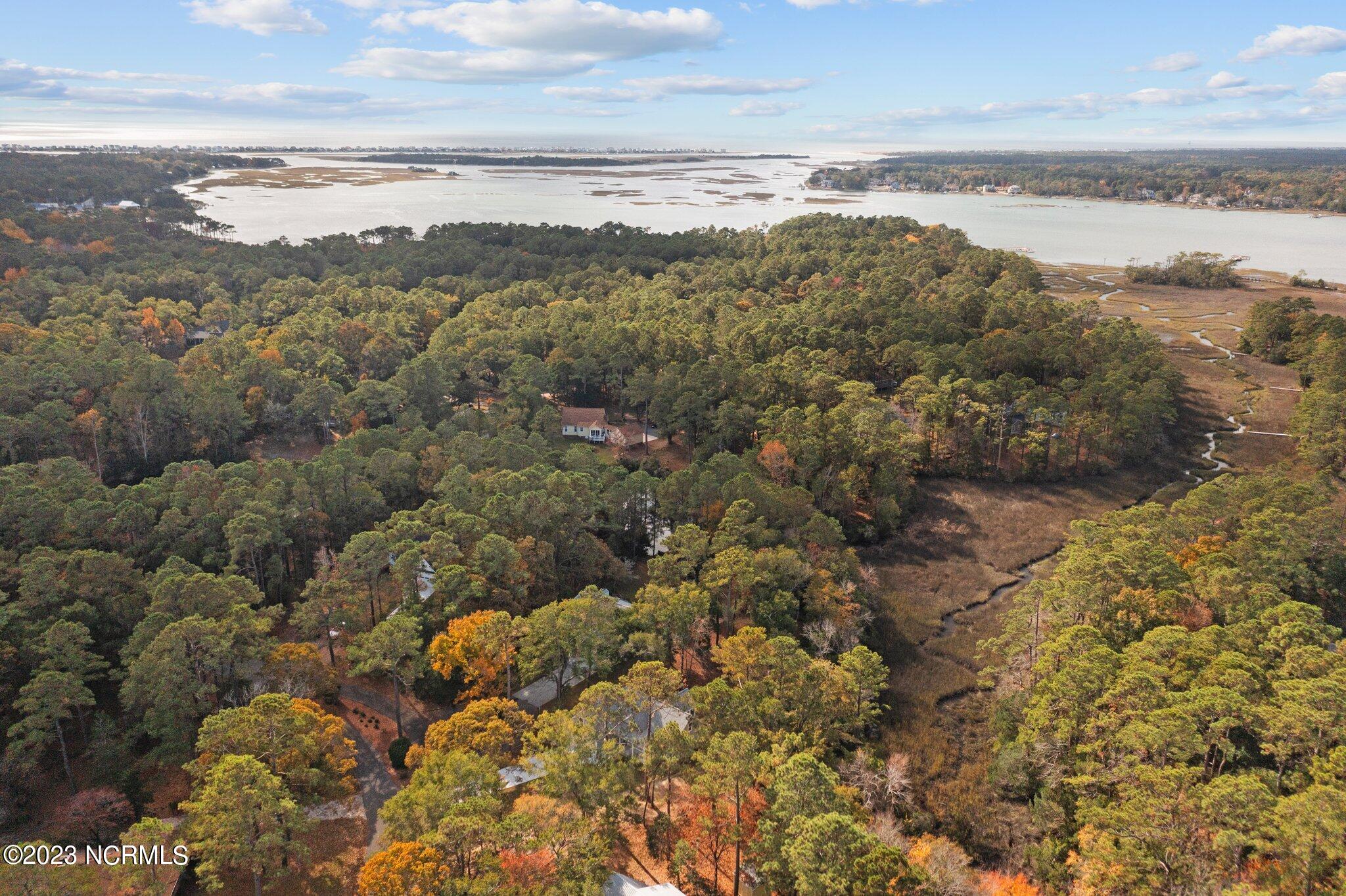 3177 Island Drive SE