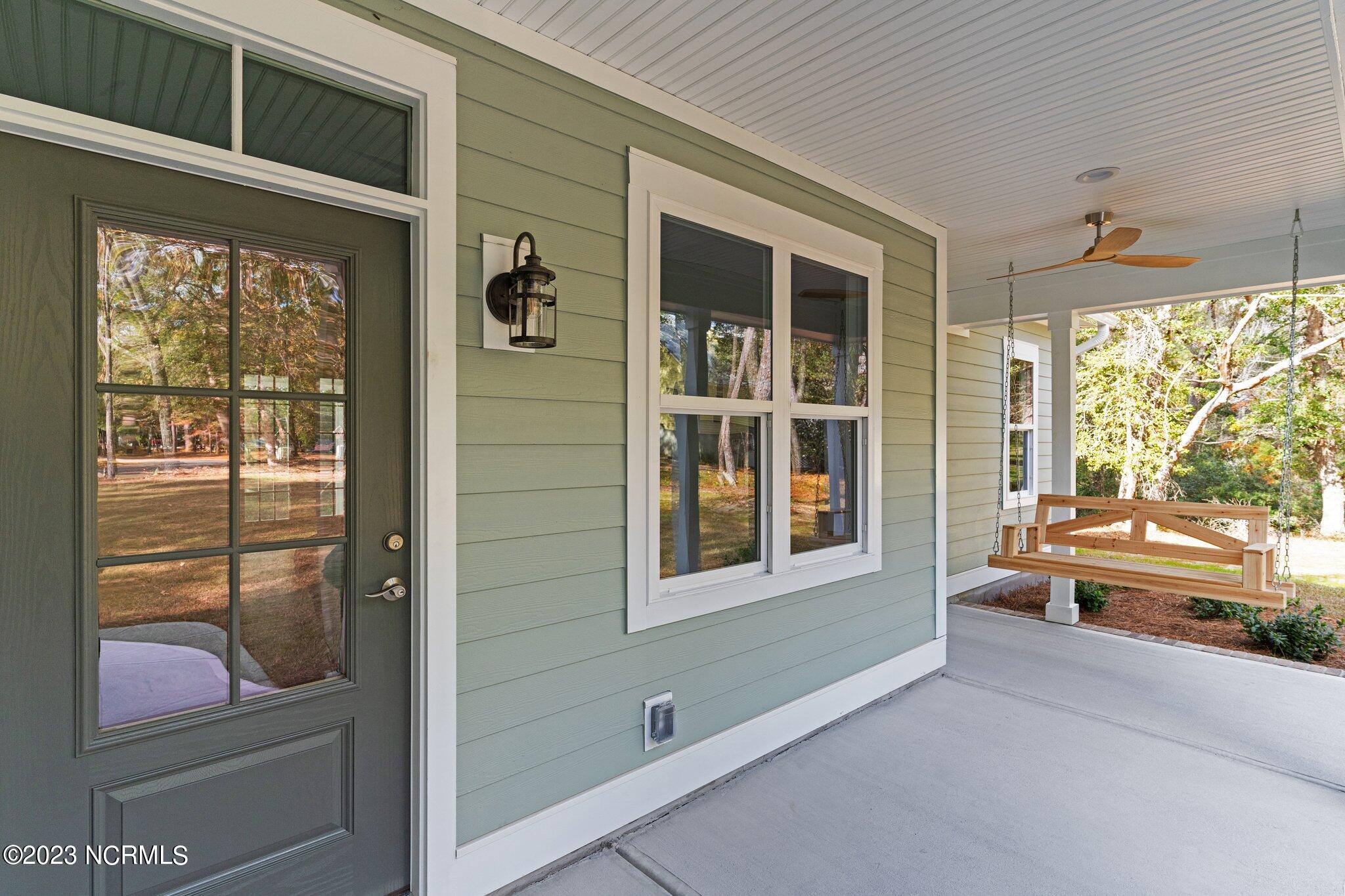 3177 Island Drive SE