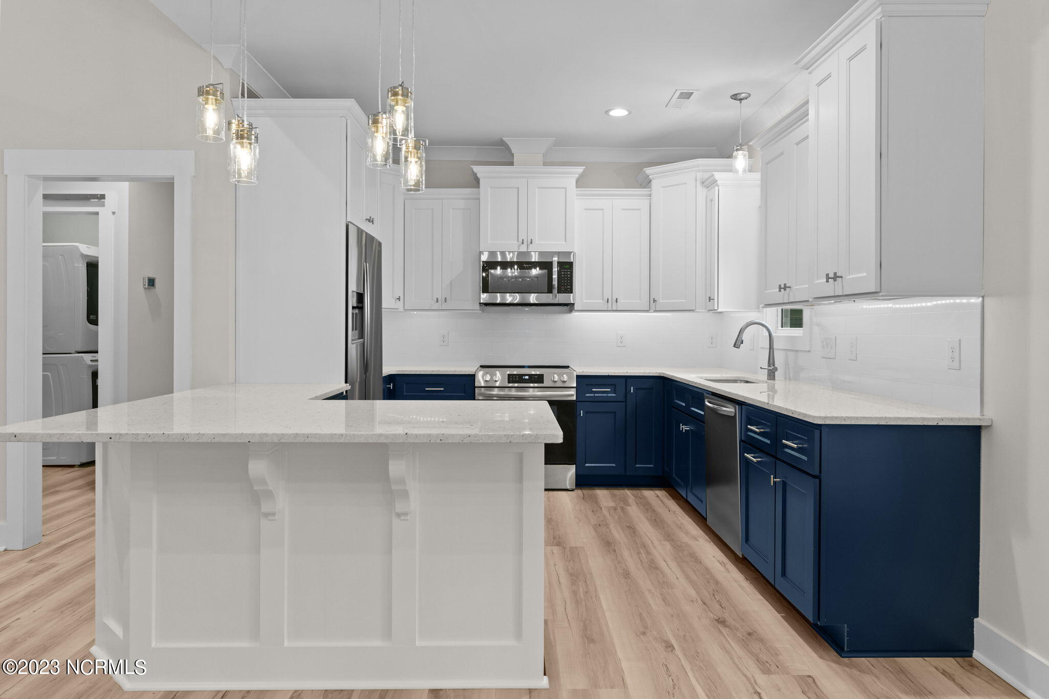 3177 Island Drive SE