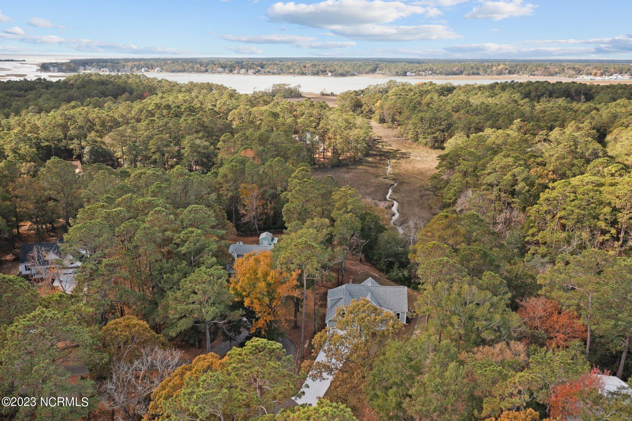 3177 Island Drive SE